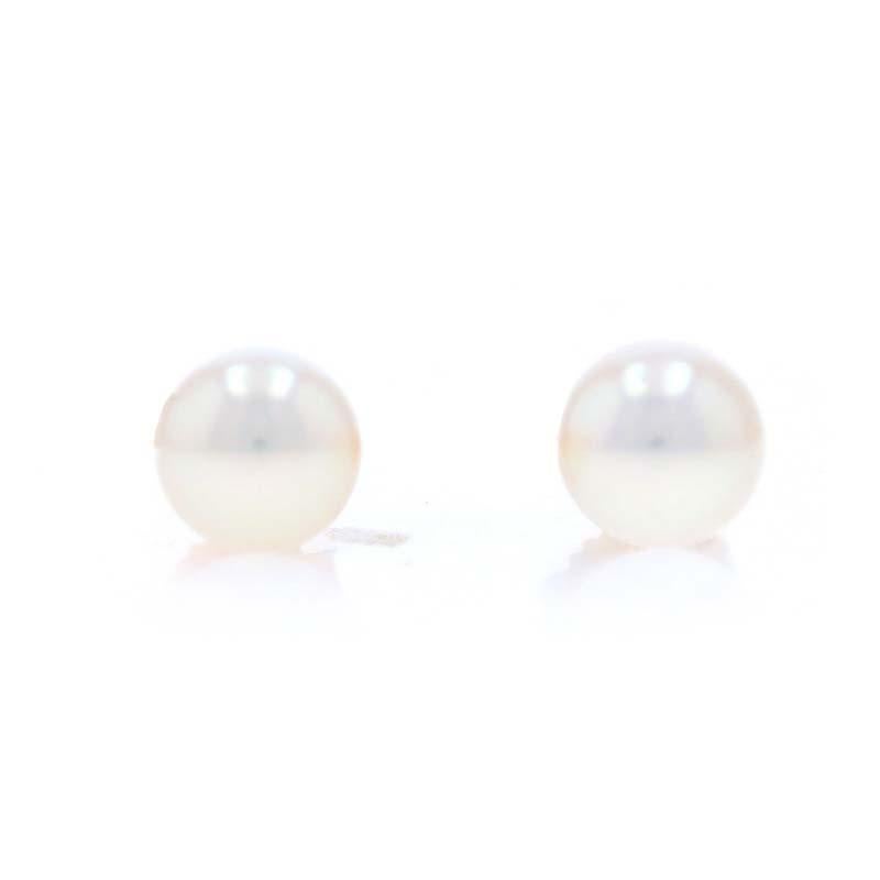Prezzo al dettaglio: 940 dollari

Marchio: Mikimoto

Contenuto del metallo: Oro giallo 18k

Informazioni su A. Stone

Perle Akoya coltivate
Dimensioni: 7,1 mm
Nota di Stone: qualità A+

Stile: Borchia
Tipo di chiusura: Chiusura a