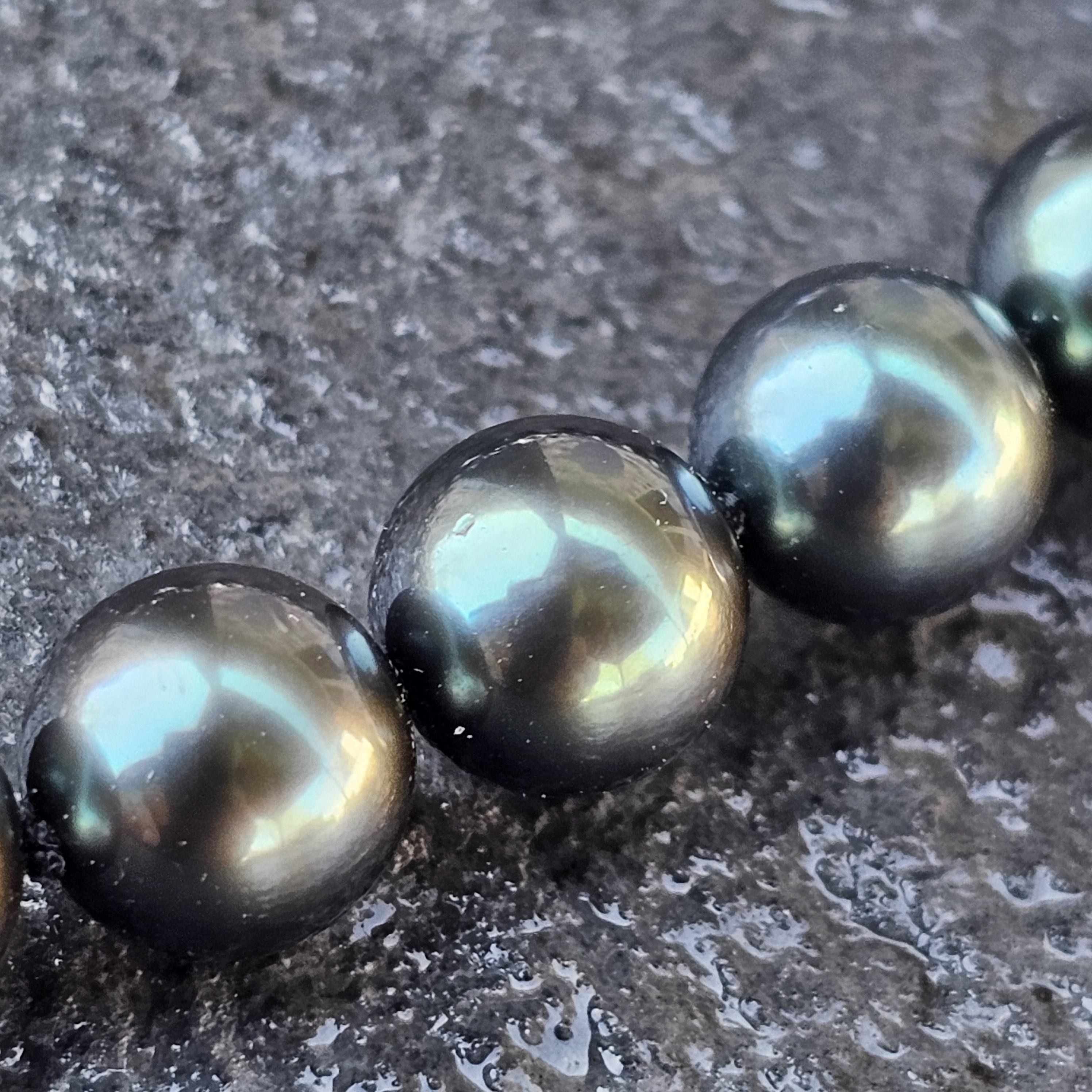 Mikimoto Black Peacock South Sea Pearl Bracelet 8-9mm 18k White Gold Diamond 8