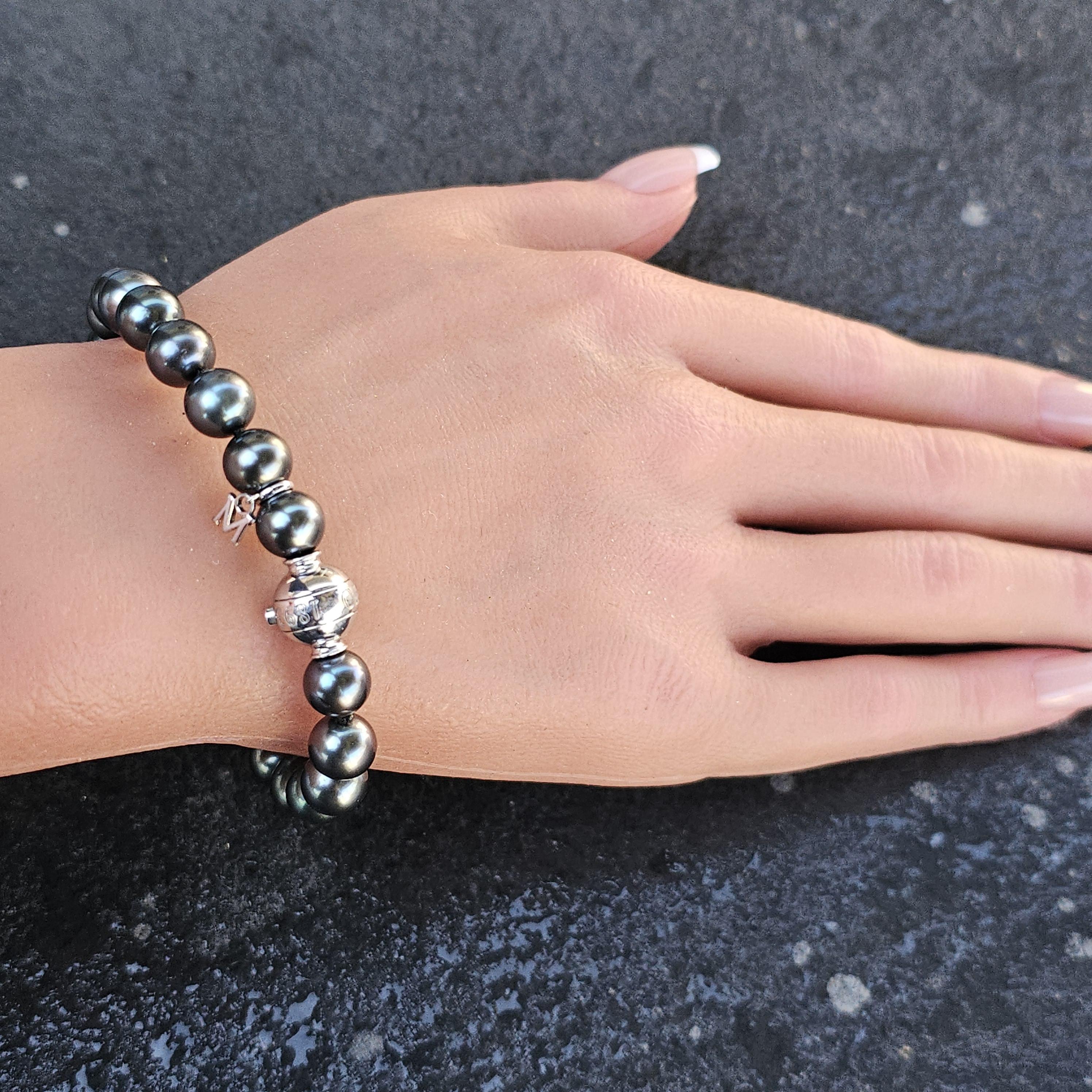 Women's or Men's Mikimoto Black Peacock South Sea Pearl Bracelet 8-9mm 18k White Gold Diamond 8