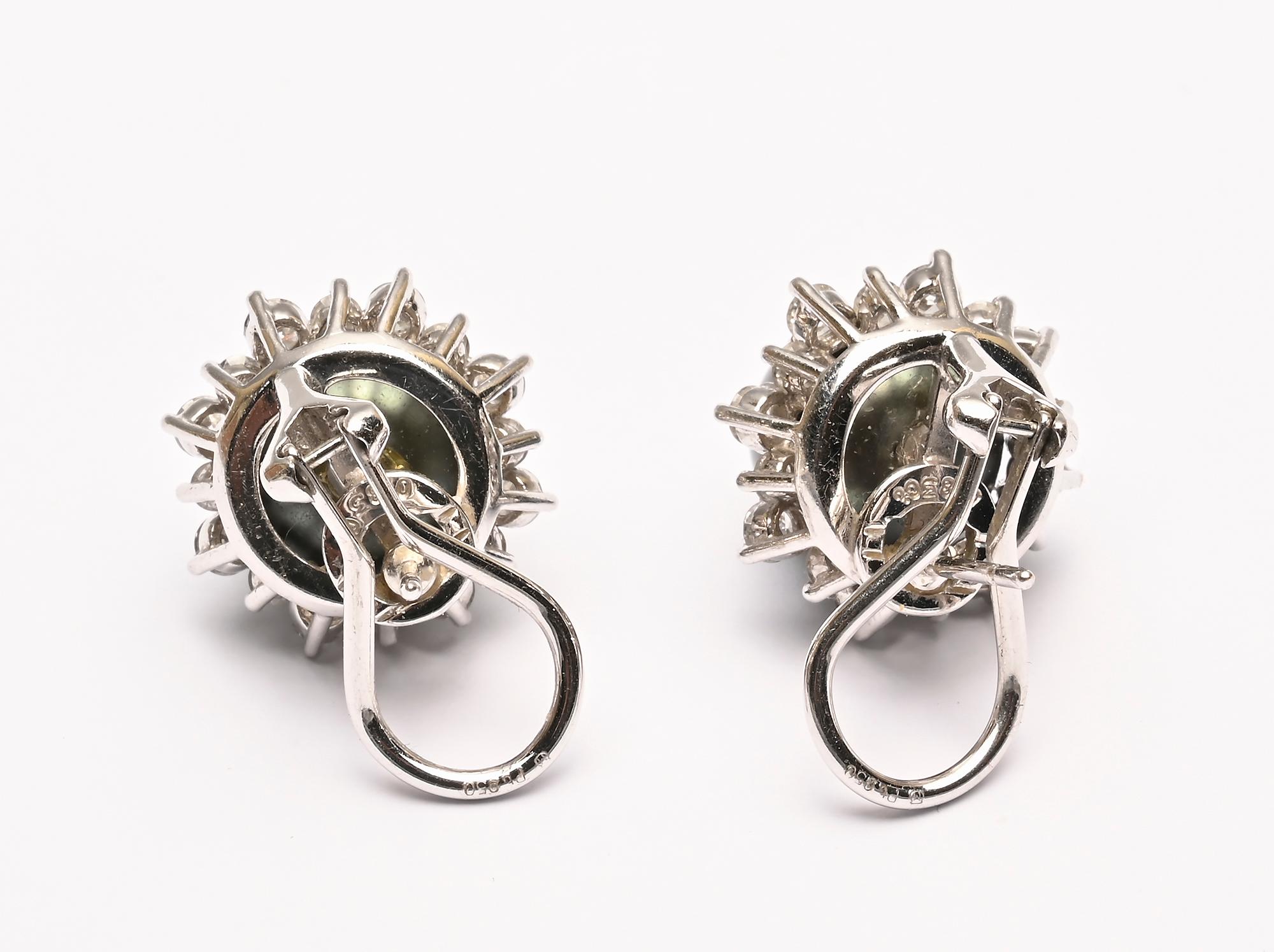 Contemporain Mikimoto Boucles d'oreilles en perles noires et diamants en vente