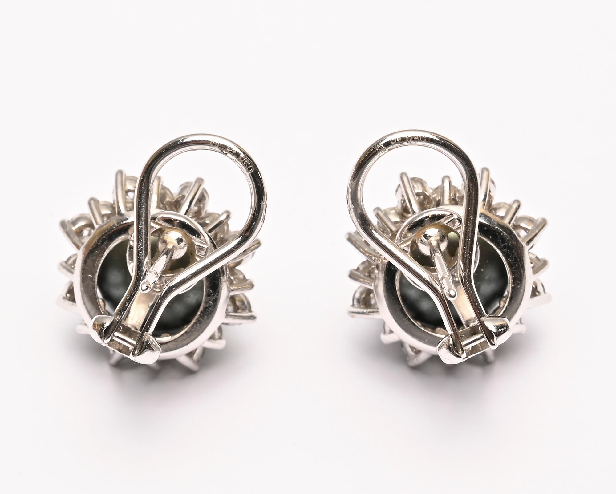 Boucles d'oreilles en perles noires et diamants de Mikimoto Excellent état - En vente à Darnestown, MD