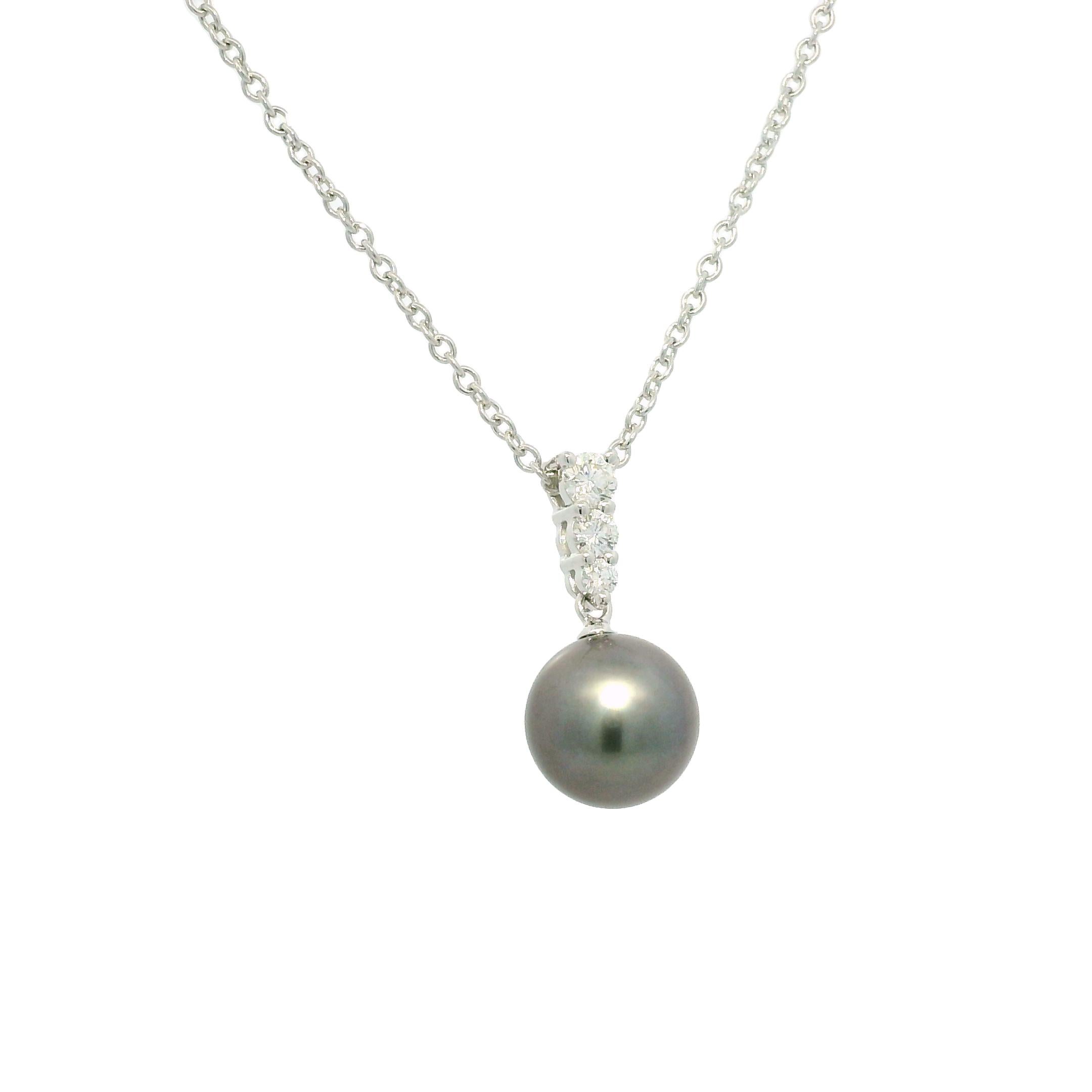 Donna Mikimoto Collana con perle nere dei mari del sud e diamanti naturali a 18 carati In magazzino in vendita