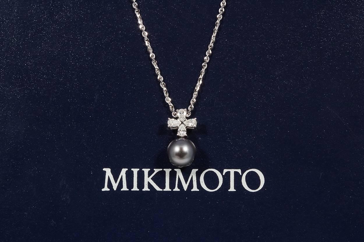 Mikimoto Black South Sea Pearl Pendant Necklace 18 Karat Gold and Diamonds 3