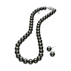 Mikimoto Black South Sea Special Edition, set di orecchini a filo e a perno