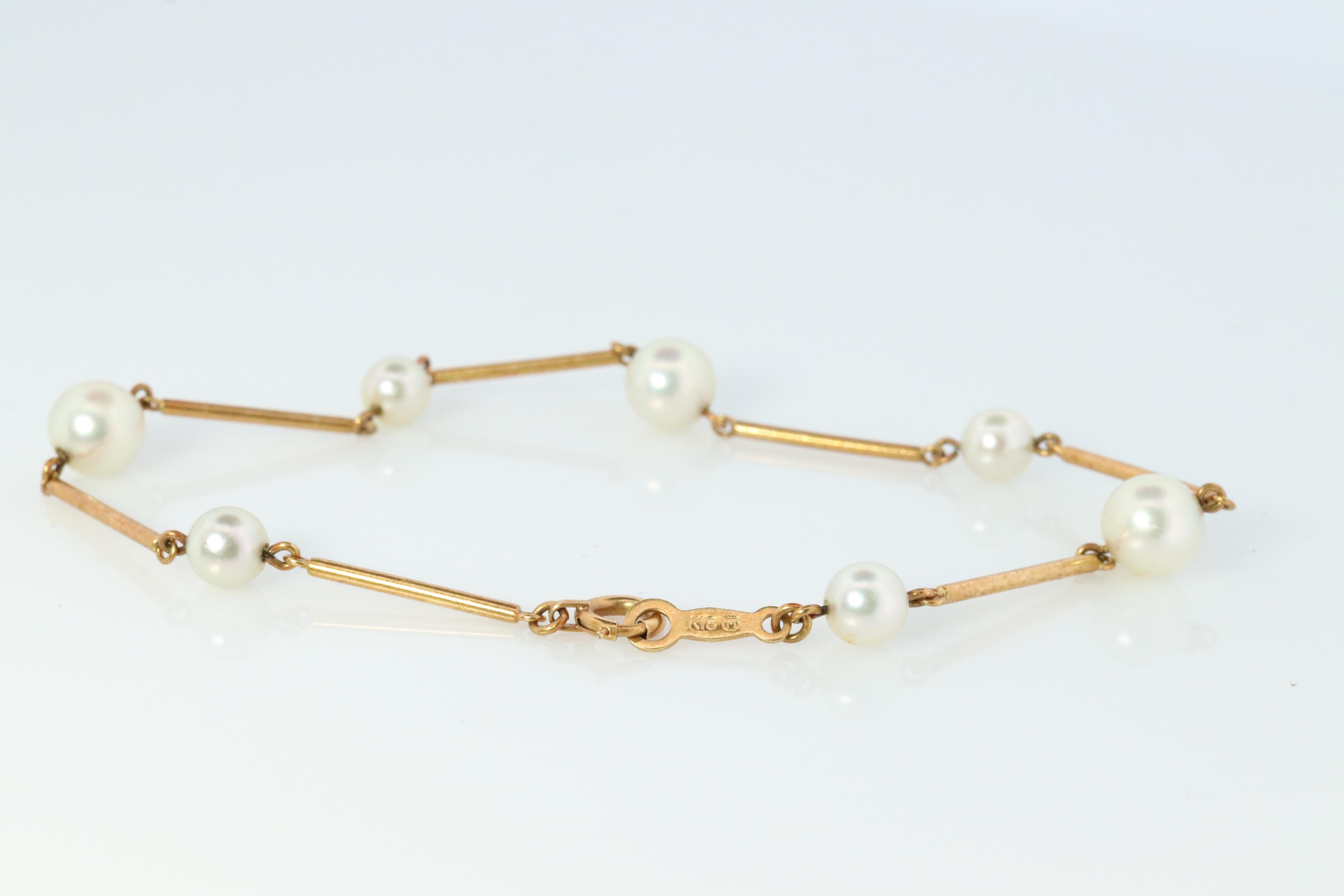Mikimoto-Armband. Vintage 18k Gold Mikimoto Pearl Station Armband 750 Dainty. (Moderne)