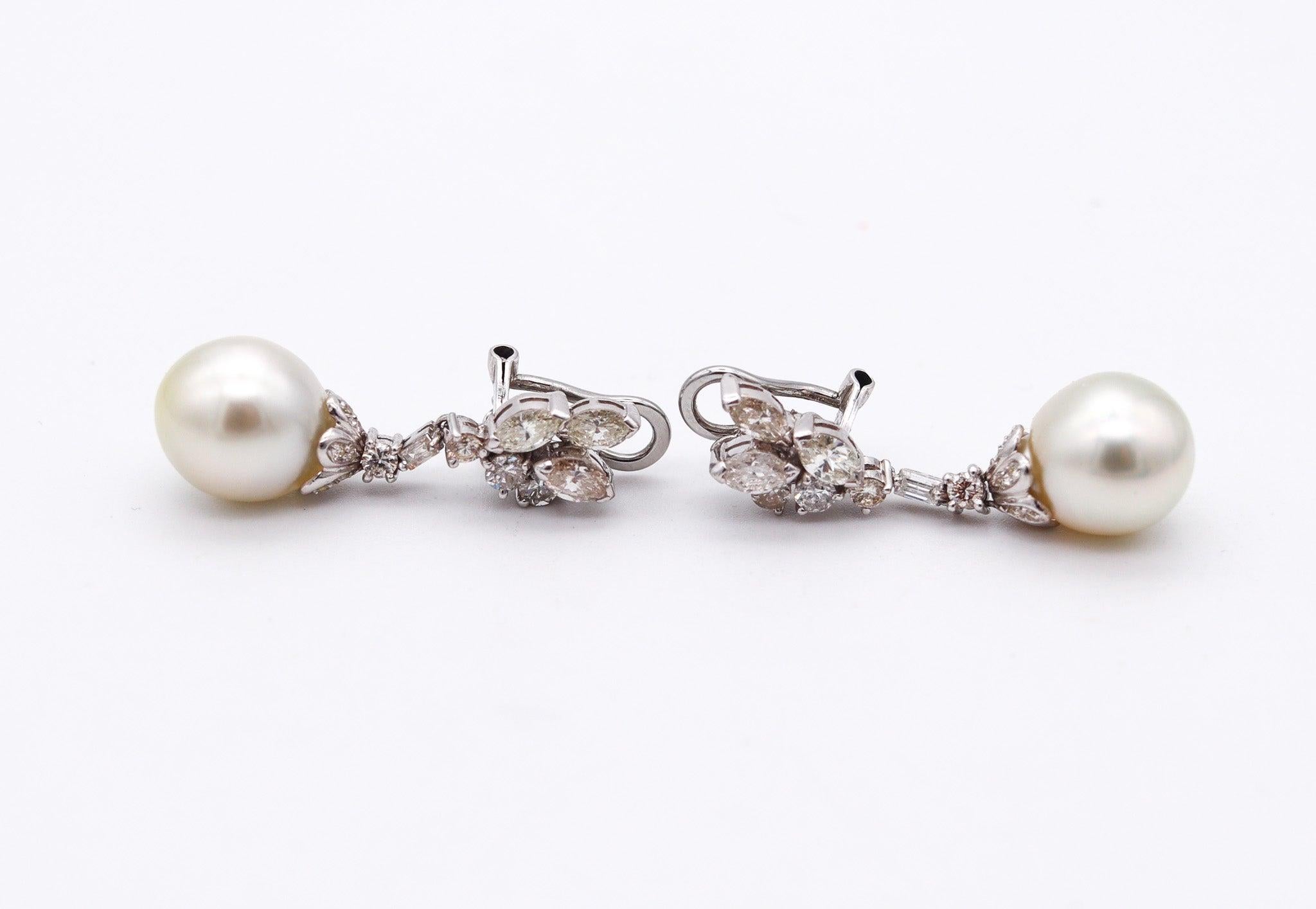 Modernist MIKIMOTO Classic Pair Of Convertible Pearls Earrings 18Kt Gold 2.08 Ctw Diamonds For Sale