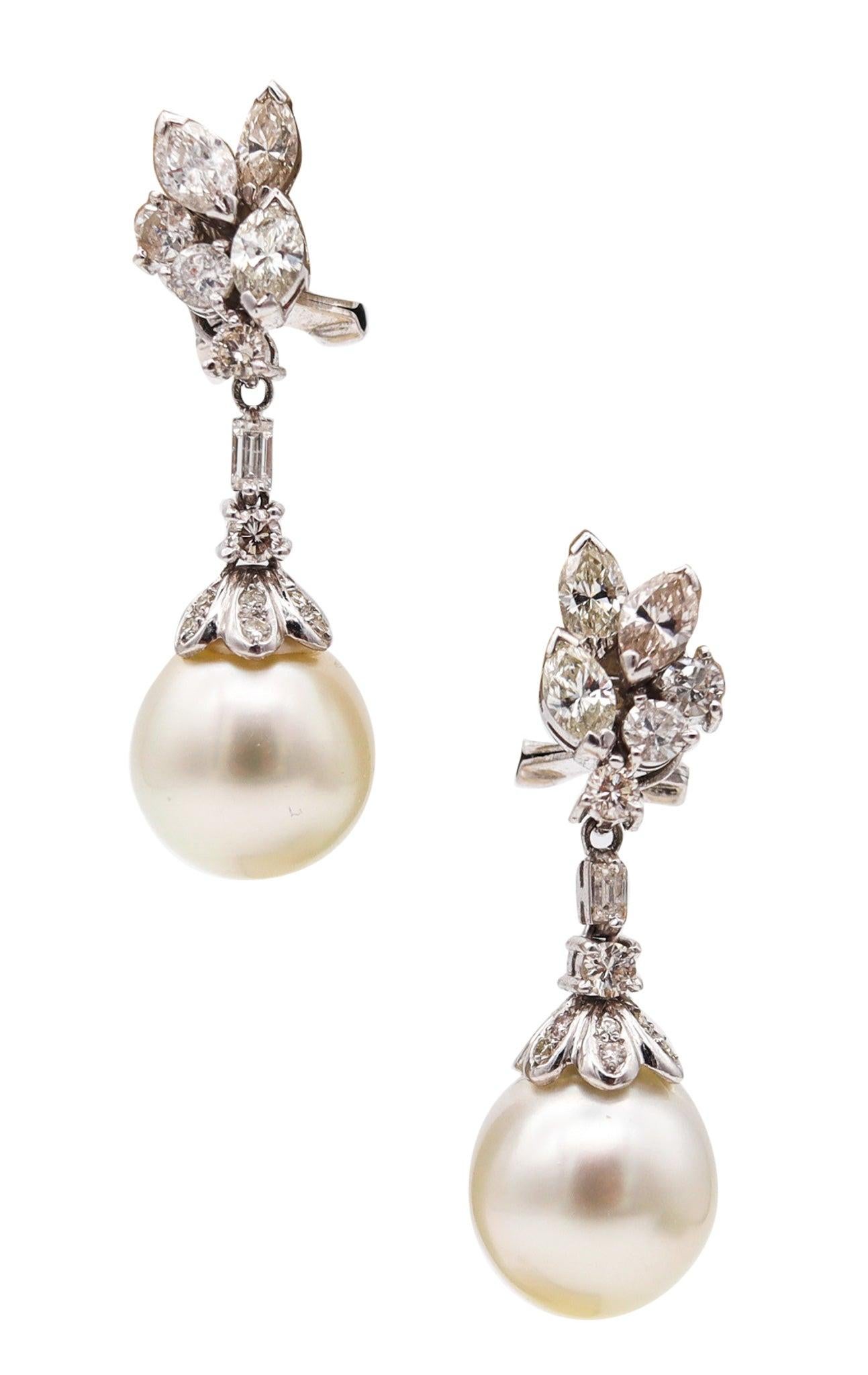 MIKIMOTO Classic Pair Of Convertible Pearls Earrings 18Kt Gold 2.08 Ctw Diamonds