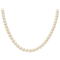 Vintage Mikimoto Contemporary Cultured Pearl 14 Karat Gold Necklace