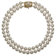 Mikimoto-Halskette aus Akoya-Zuchtperlen, doppelsträngig, 18-karätiges Gold