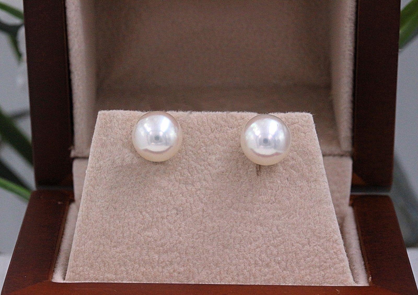 Mikimoto Cultured Akoya Pearl Stud Earrings 18 Karat White Gold 4