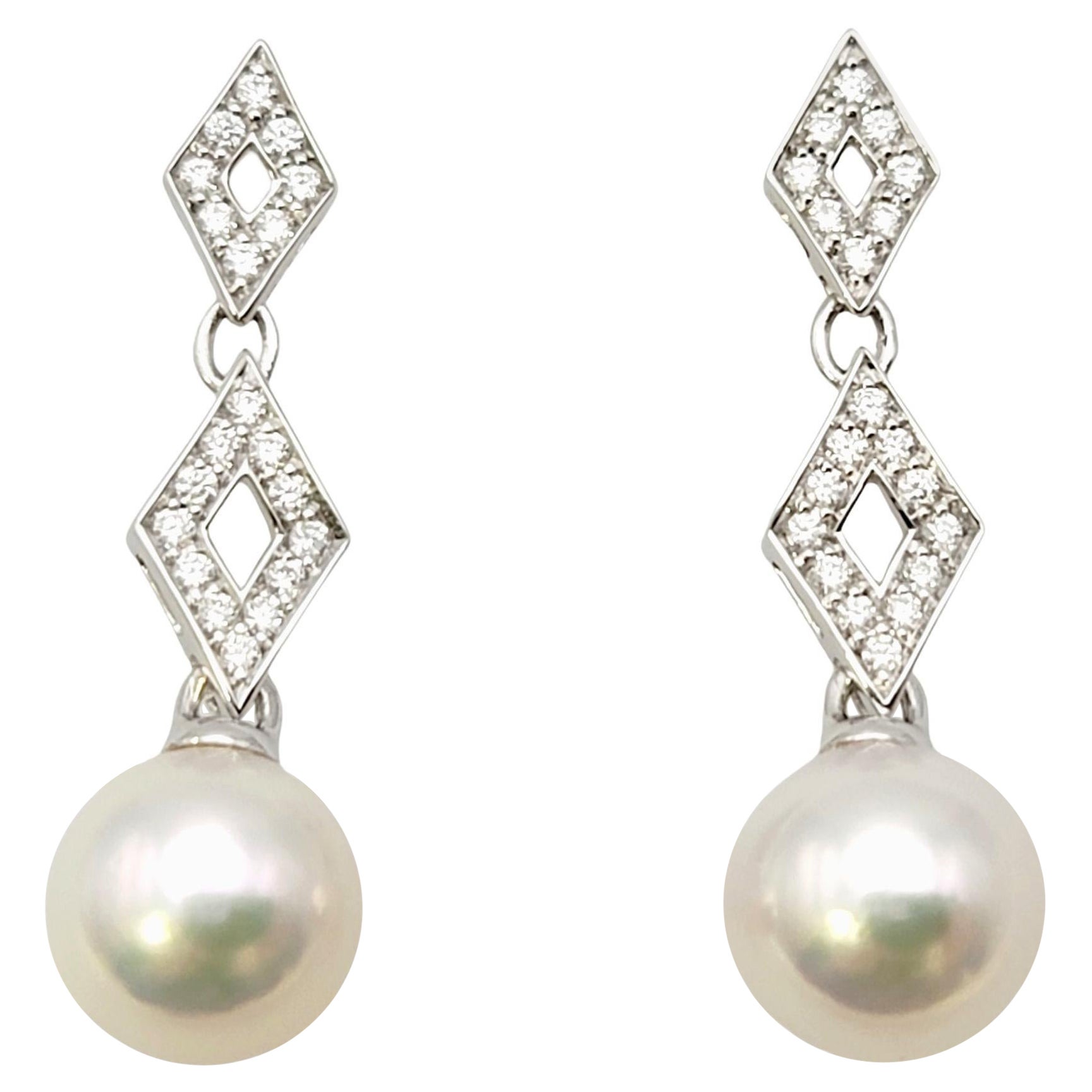Mikimoto Zuchtperlen- und Diamant-Ohrringe aus 18 Karat Weißgold mit durchbohrten Ohrringen