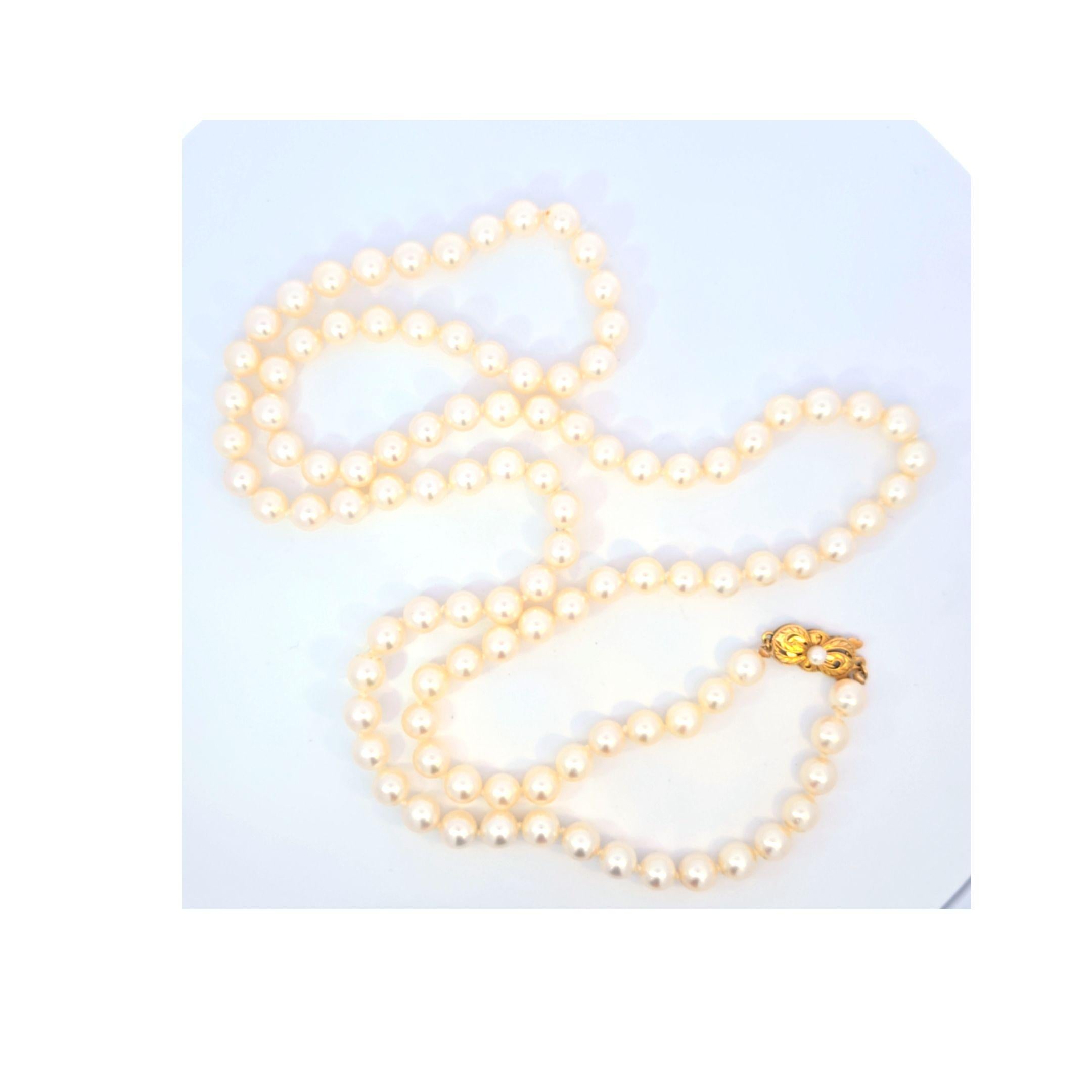 da uomo o donna Filo di perle coltivate Mikimoto con chiusura in oro giallo 18 carati in vendita