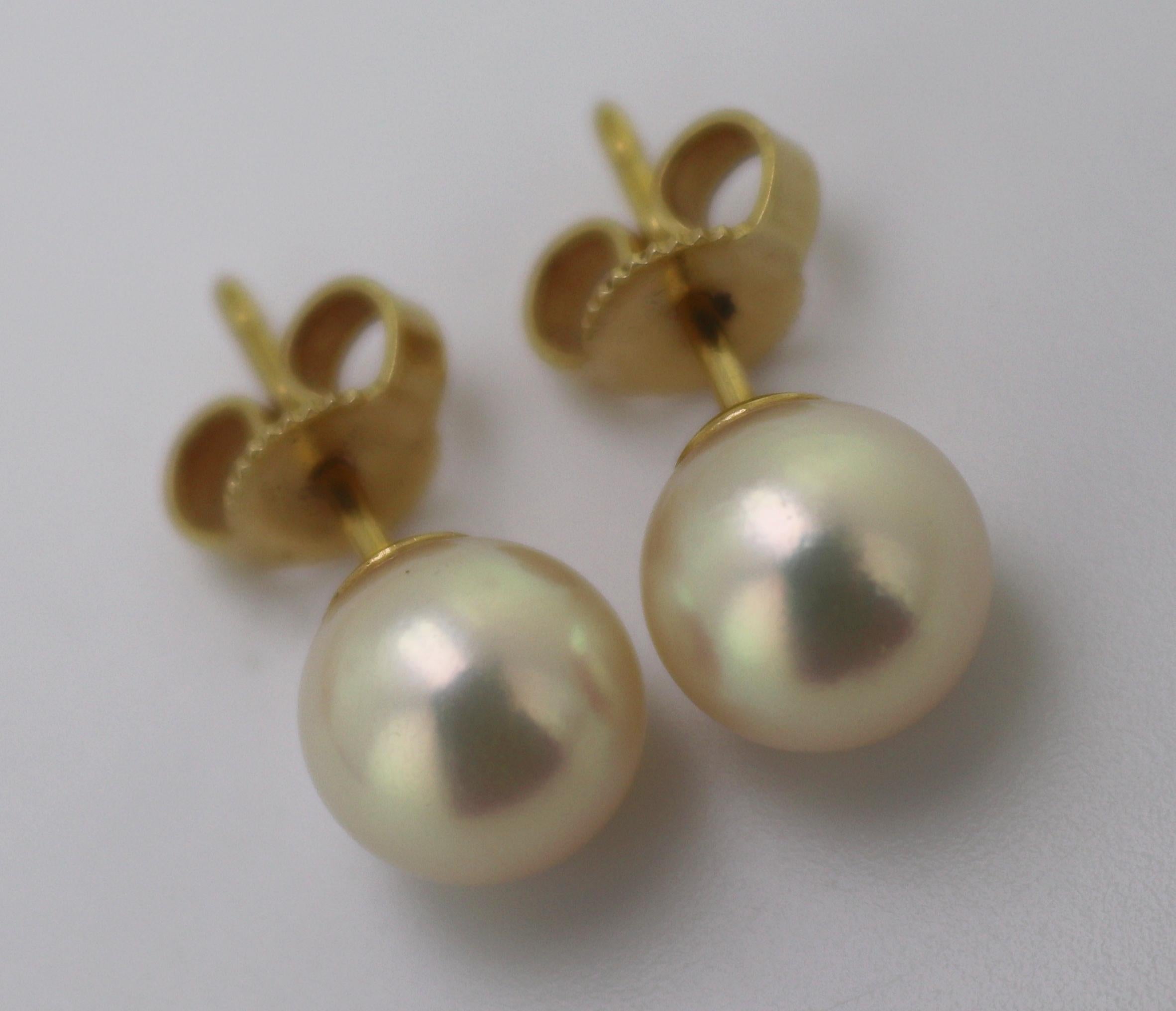 Mikimoto Cultured Pearl, Yellow Gold Necklace and Earrings Suite 3