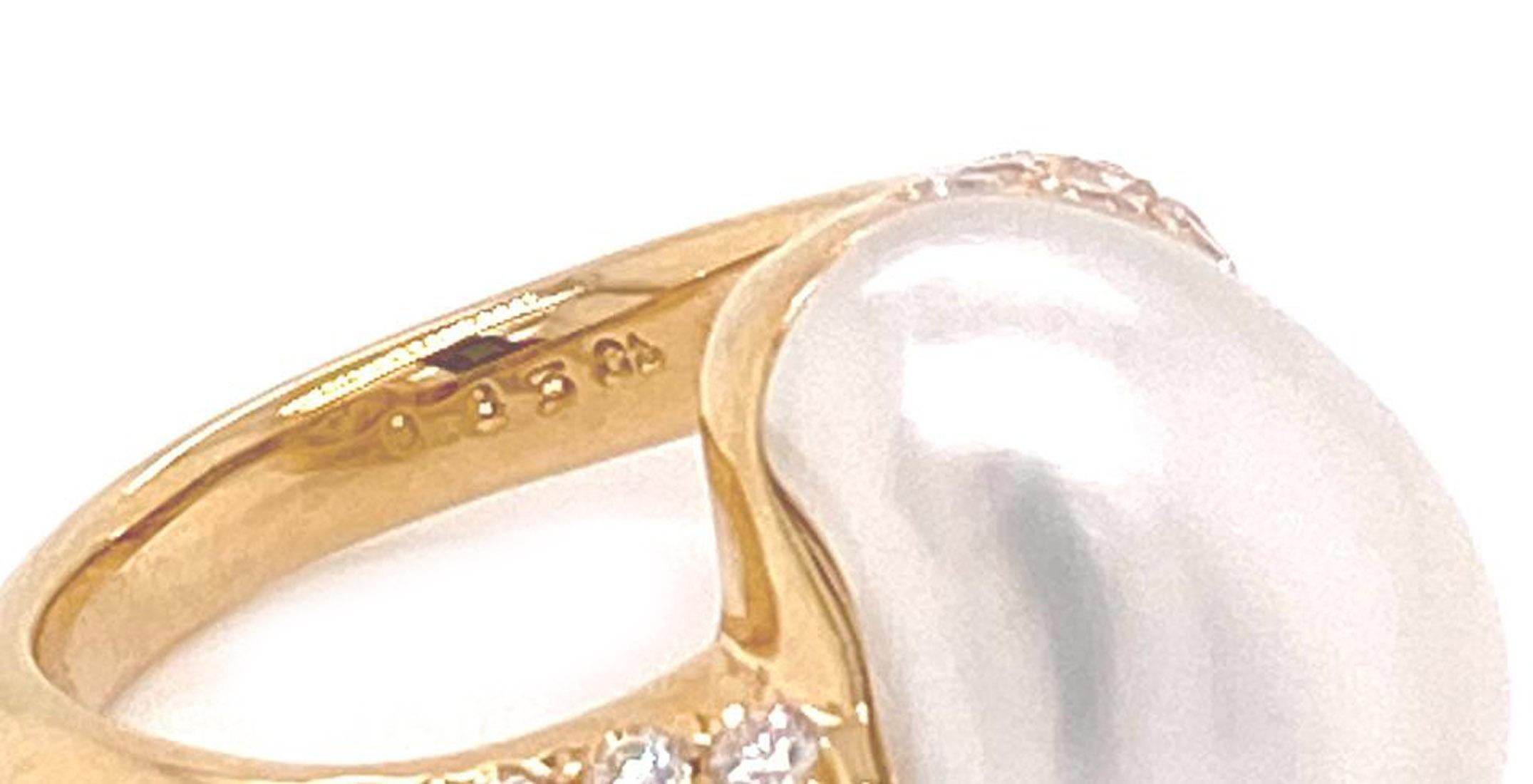 Mikimoto Diamond Akoya Pearl 18k Yellow Gold Ring In Excellent Condition For Sale In Boca Raton, FL