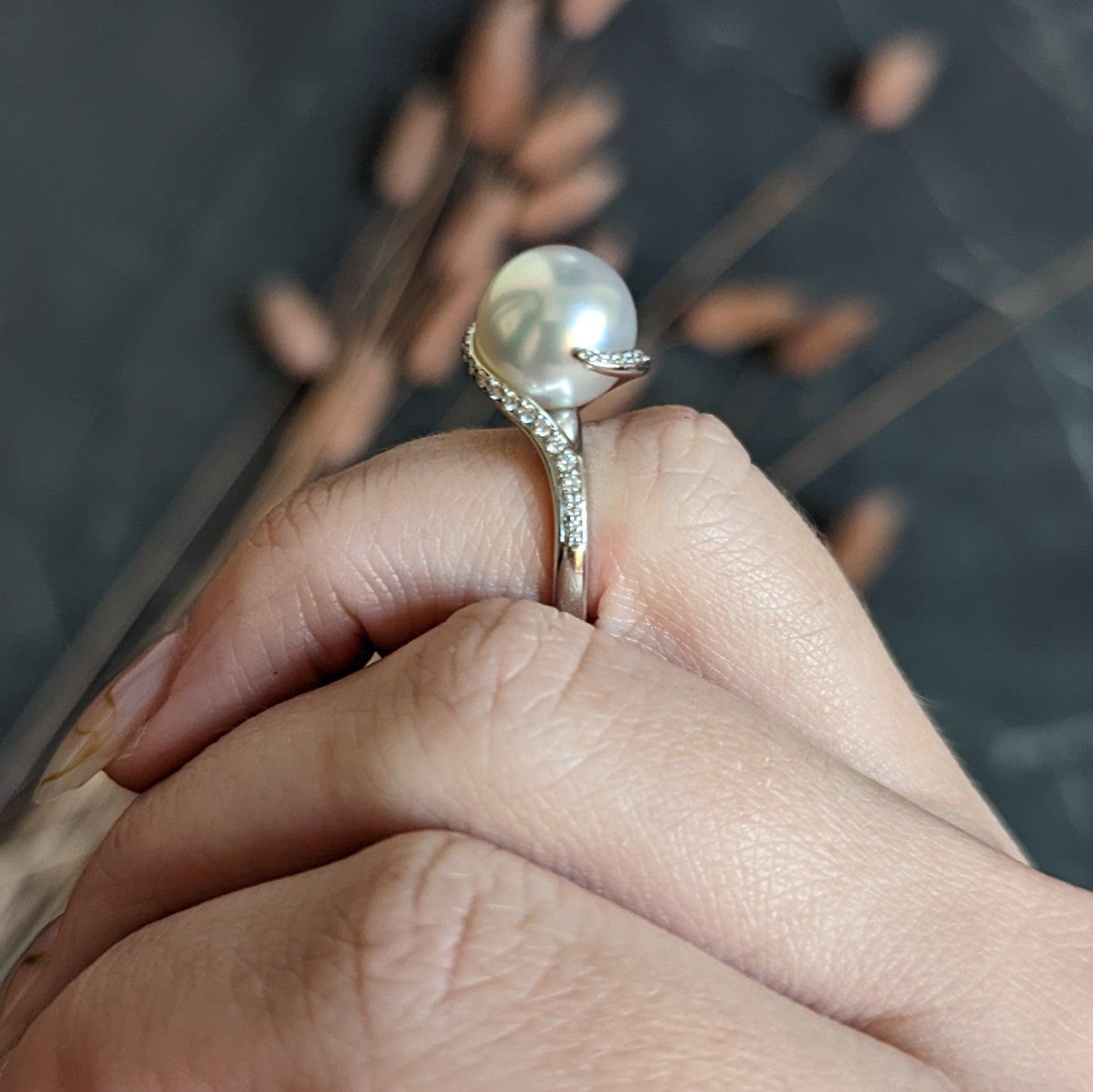 Mikimoto Diamond Cultured South Sea Pearl 18 Karat White Gold Bypass Ring 8