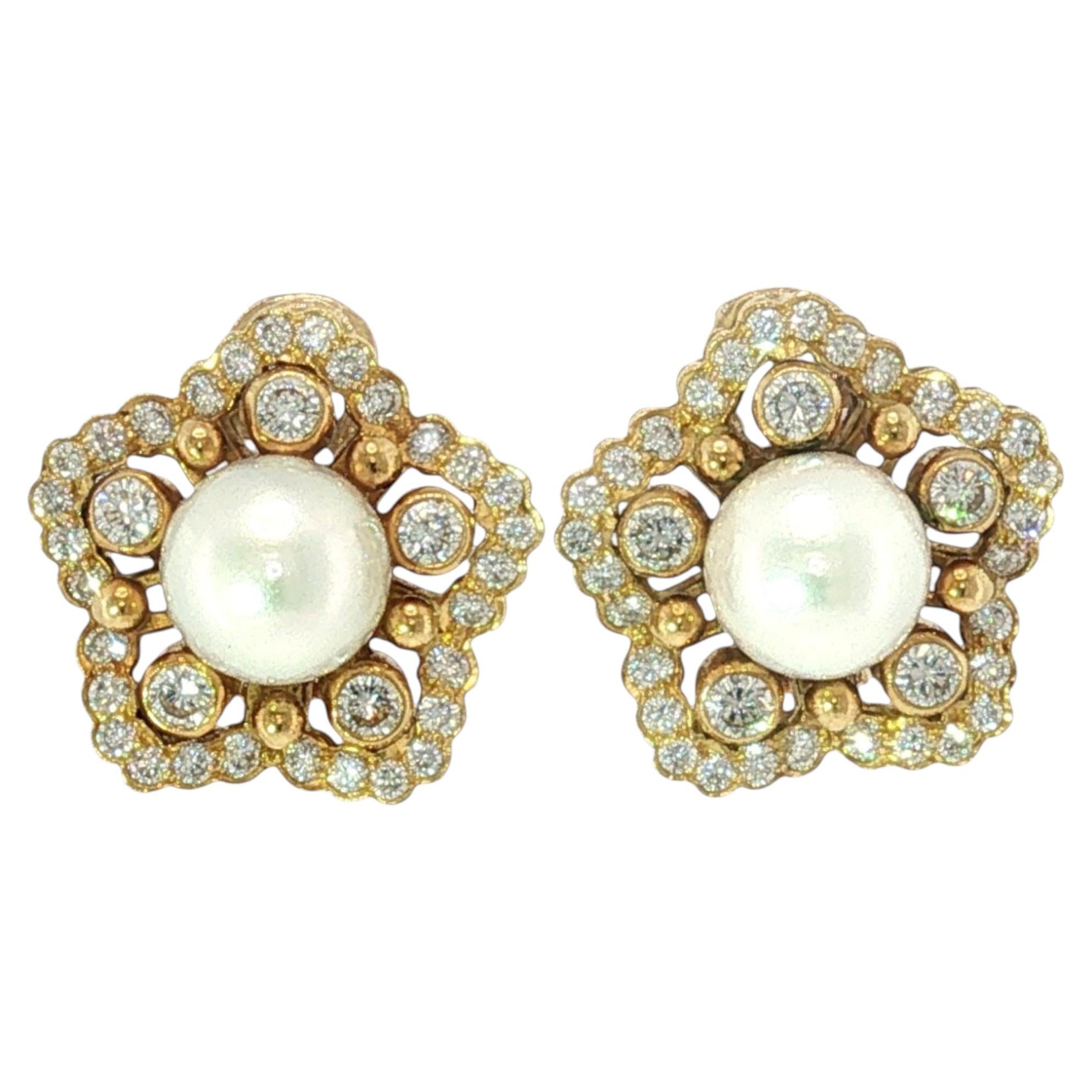 Orecchini Mikimoto Diamond Pearl in oro giallo 18 carati con perle coltivate