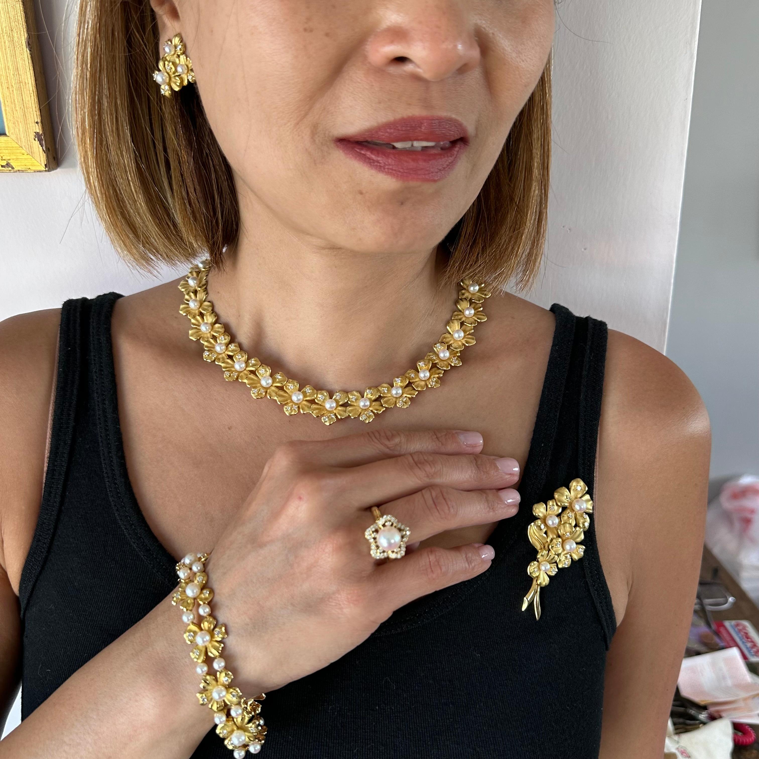 Mikimoto Diamant & Gelbgold Halskette Armband Ring Ohrring Brosche Set (Brillantschliff)