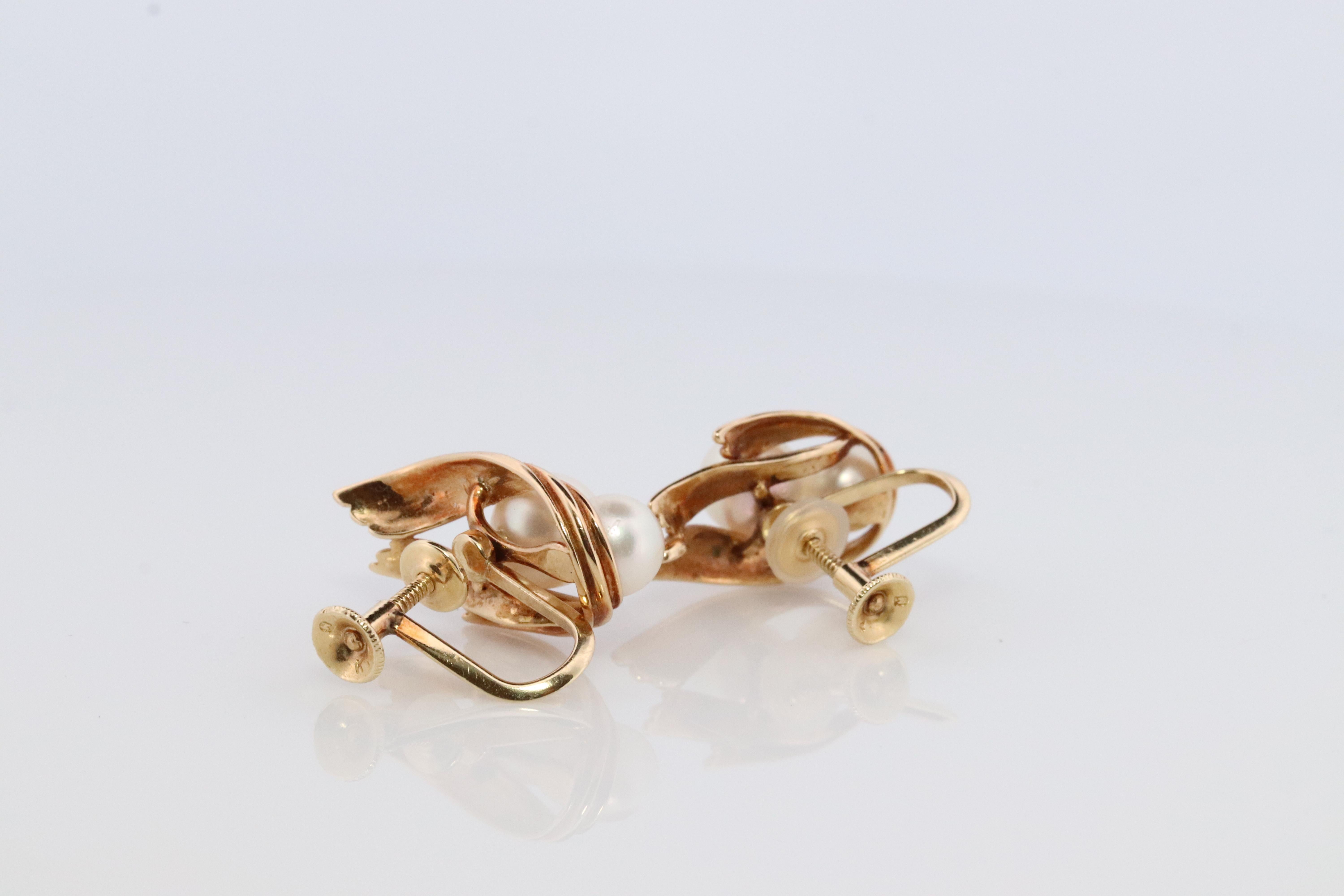 Women's Mikimoto Earrings. Vintage 14k Gold Mikimoto Pearl cluster Clip Ons. Unpierced For Sale