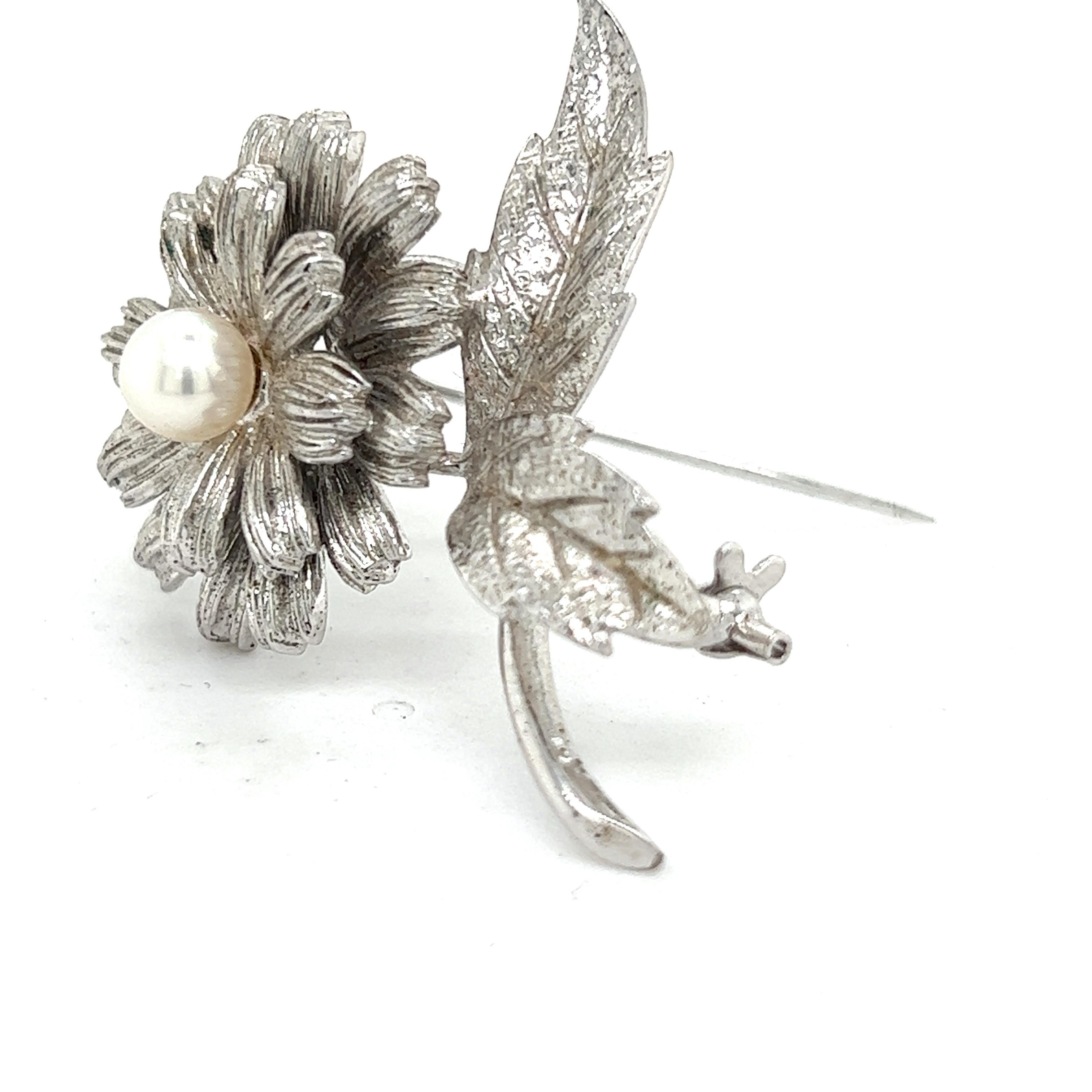 Mikimoto Estate Akoya Flower Pearl Brooch Pin Sterling Silver 6.16 mm In Good Condition For Sale In Brooklyn, NY