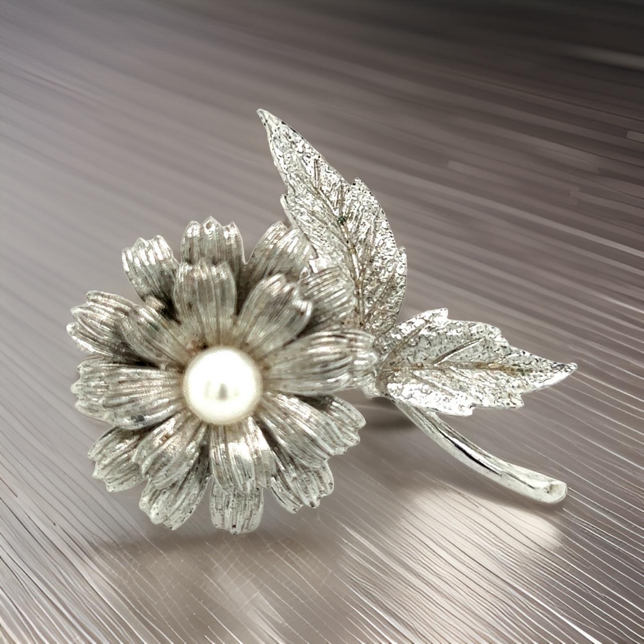 Mikimoto Estate Akoya Flower Pearl Brooch Pin Sterling Silver 6.16 mm For Sale 3
