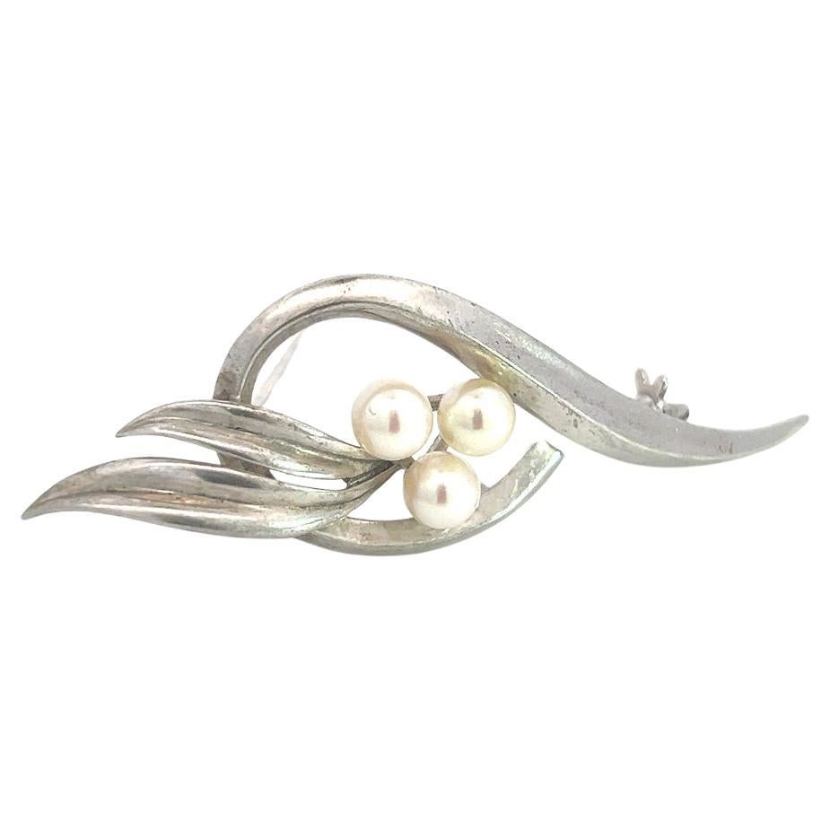 Mikimoto Estate Akoya Pearl Brooch 2.5" Sterling Silver 5.50 mm en vente