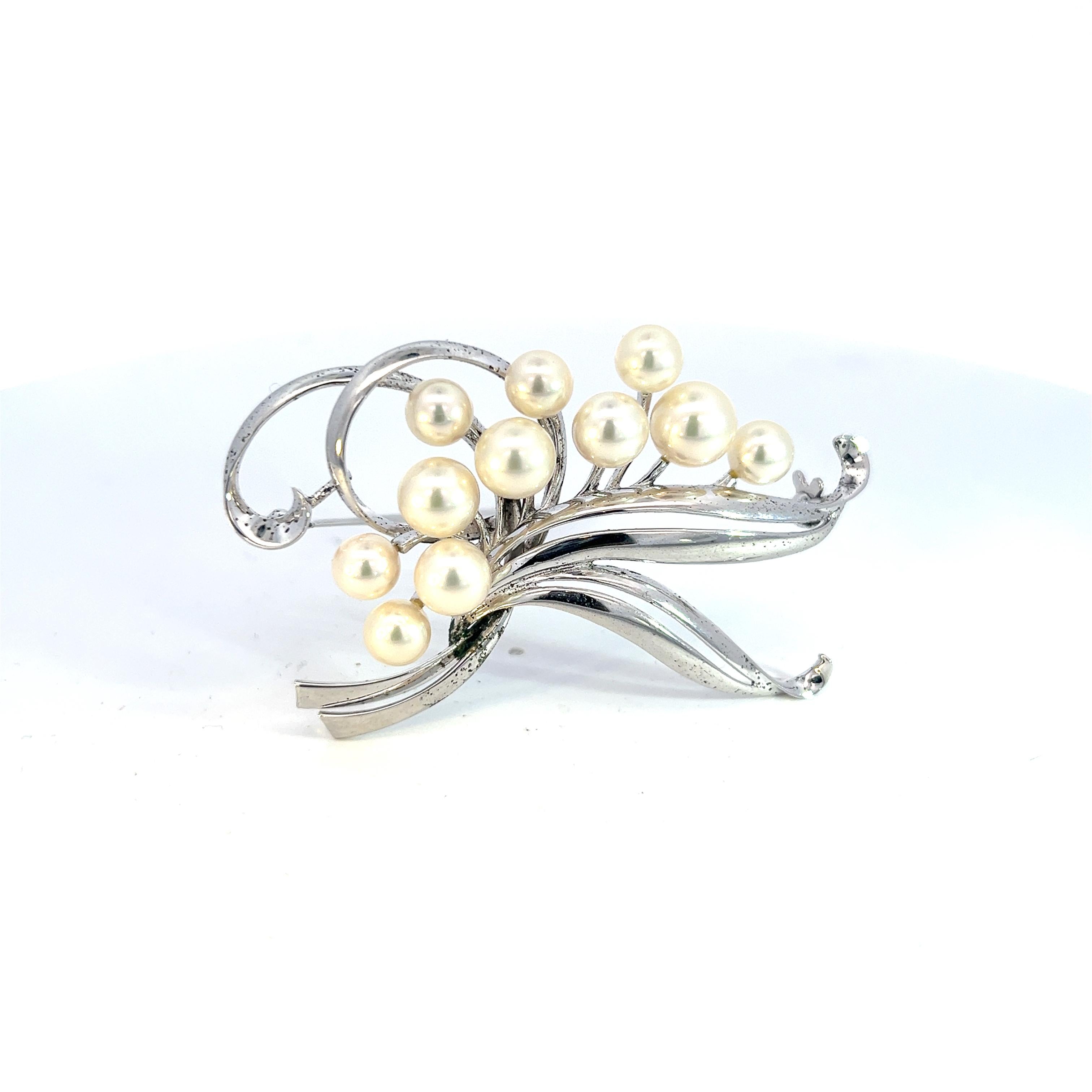 Mikimoto Estate Akoya Pearl Brooch 5.60-7.30 mm Silver For Sale 1