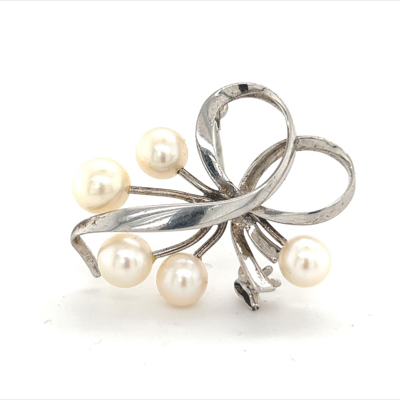 Mikimoto Estate Akoya Pearl Brooch 6.75 mm Sterling Silver M237

This elegant Authentic Mikimoto Estate sterling silver brooch has 5 Saltwater Akoya Cultured Pearls and has a weight of 4.80 Grams.

TRUSTED SELLER SINCE 2002

PLEASE SEE OUR HUNDREDS