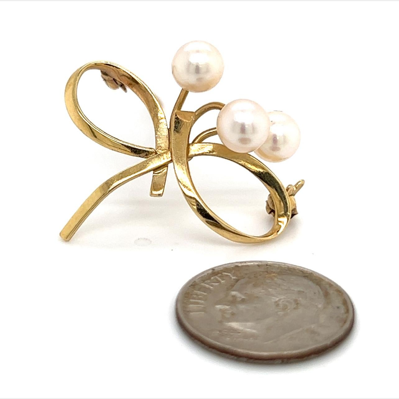 Mikimoto Estate Akoya Pearl Brooch Pin 14k Gold In Good Condition For Sale In Brooklyn, NY