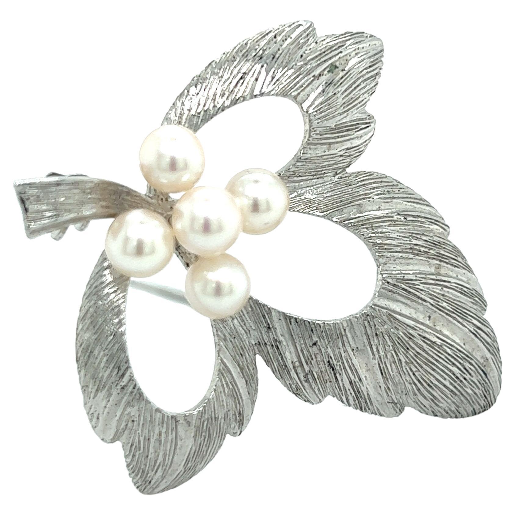 High Quality Womens Pearl Initial Letter Silver Brooch Pin With Lovely Big  Design From Shuiyan168, $20.11