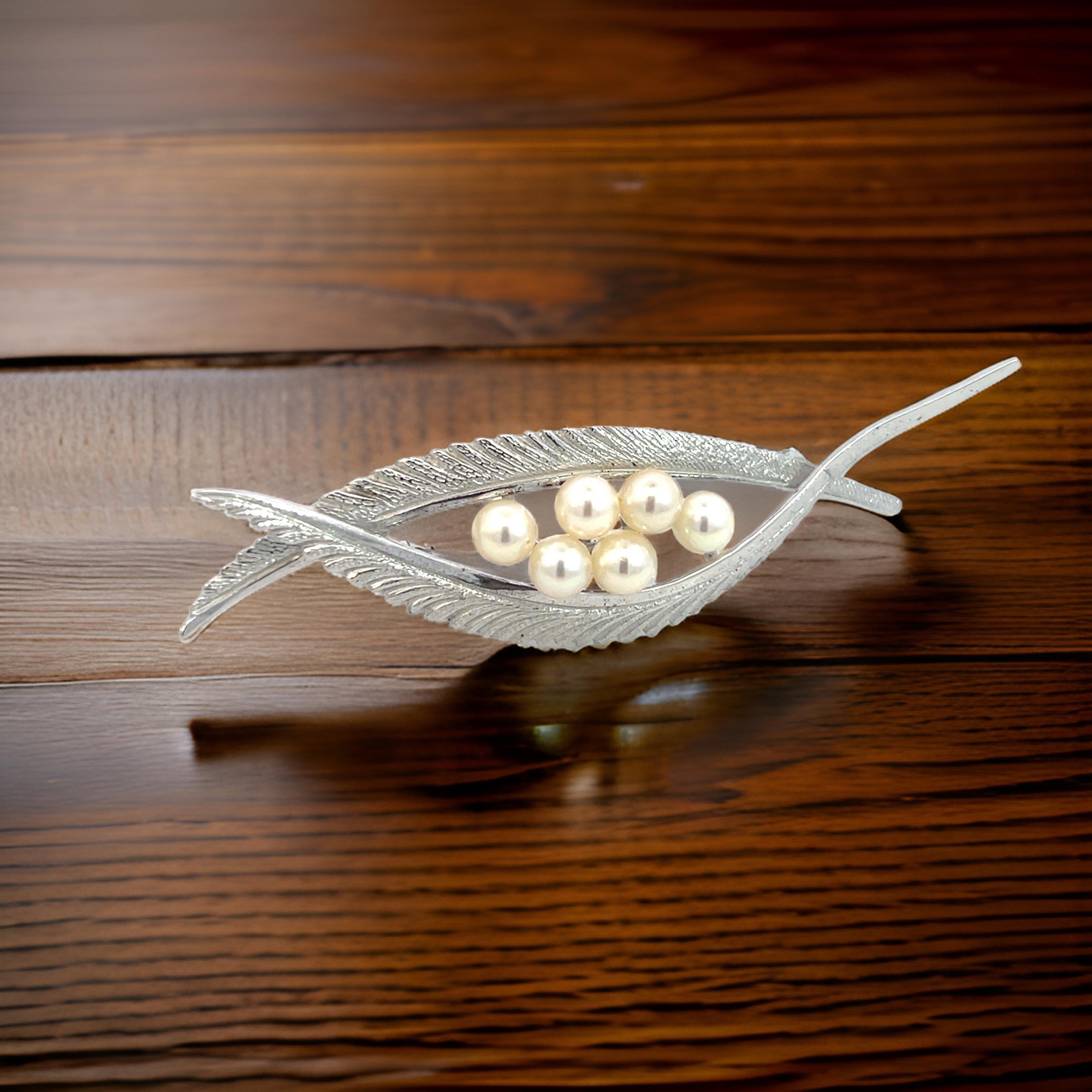 Round Cut Mikimoto Estate Akoya Pearl Brooch Pin Sterling Silver 5 mm For Sale