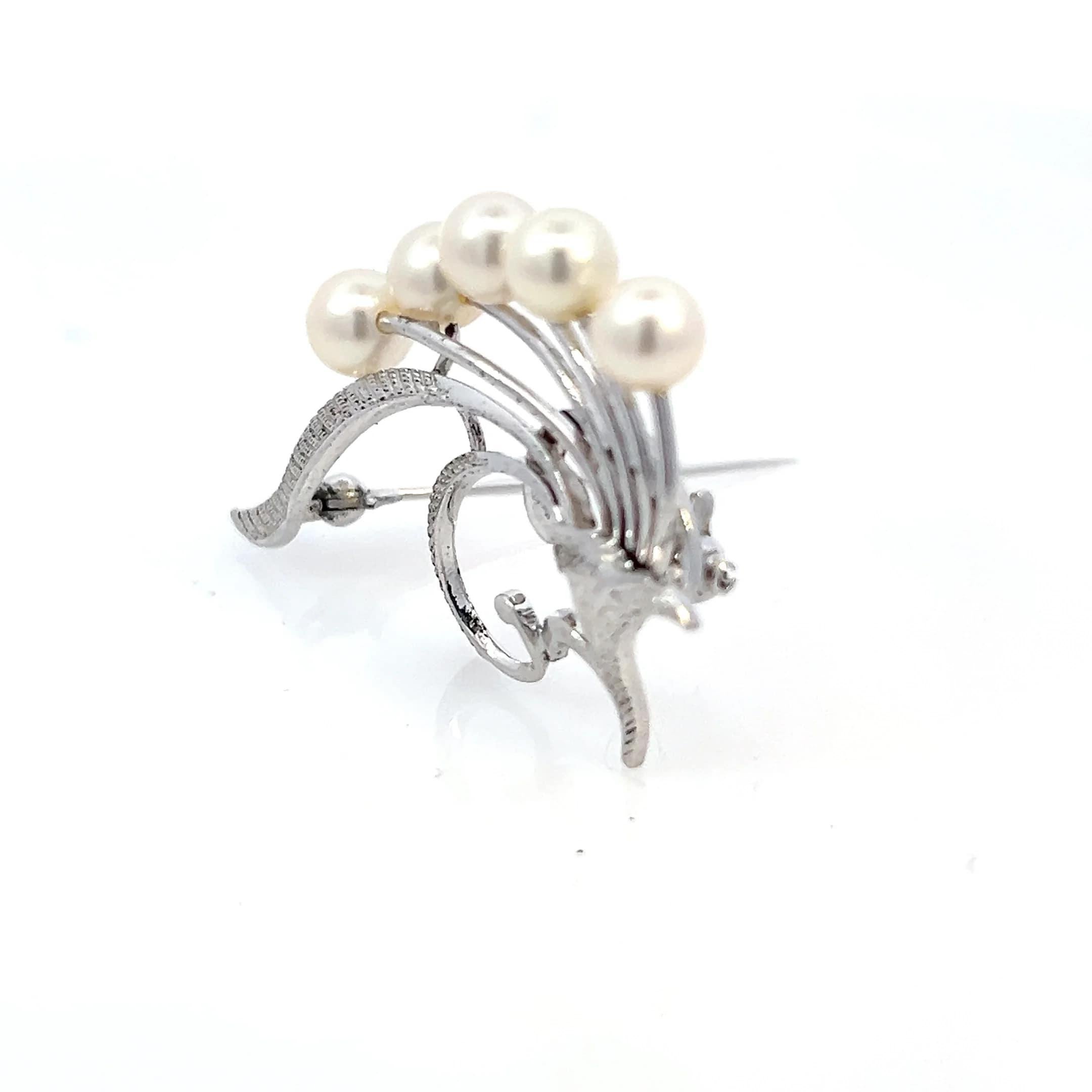 Women's Mikimoto Estate Akoya Pearl Brooch Pin Sterling Silver 5.54-5.16 mm For Sale