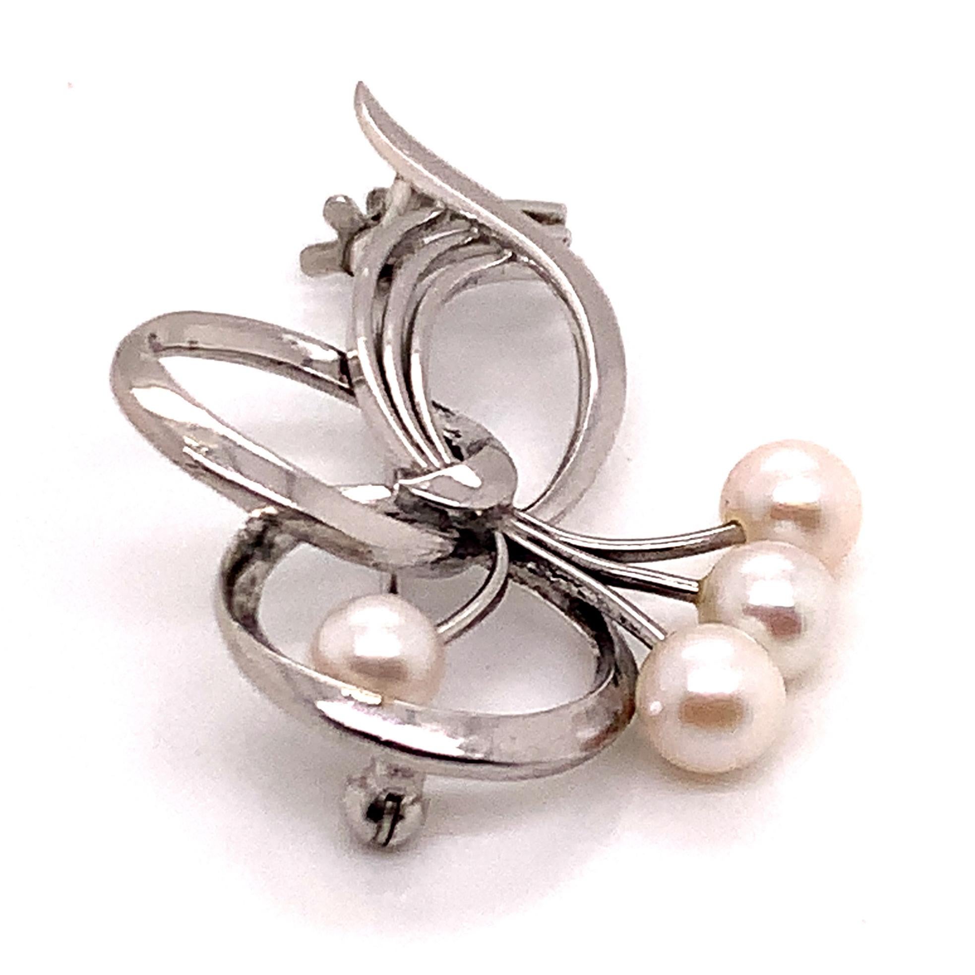 Mikimoto Estate Akoya Pearl Brooch Pin Sterling Silver 5.67 mm M182

This elegant Authentic Mikimoto Estate Akoya pearl brooch pin is made of sterling silver and has 4 Akoya Cultured Pearls in size 5.67 mm.

TRUSTED SELLER SINCE 2002

PLEASE SEE OUR