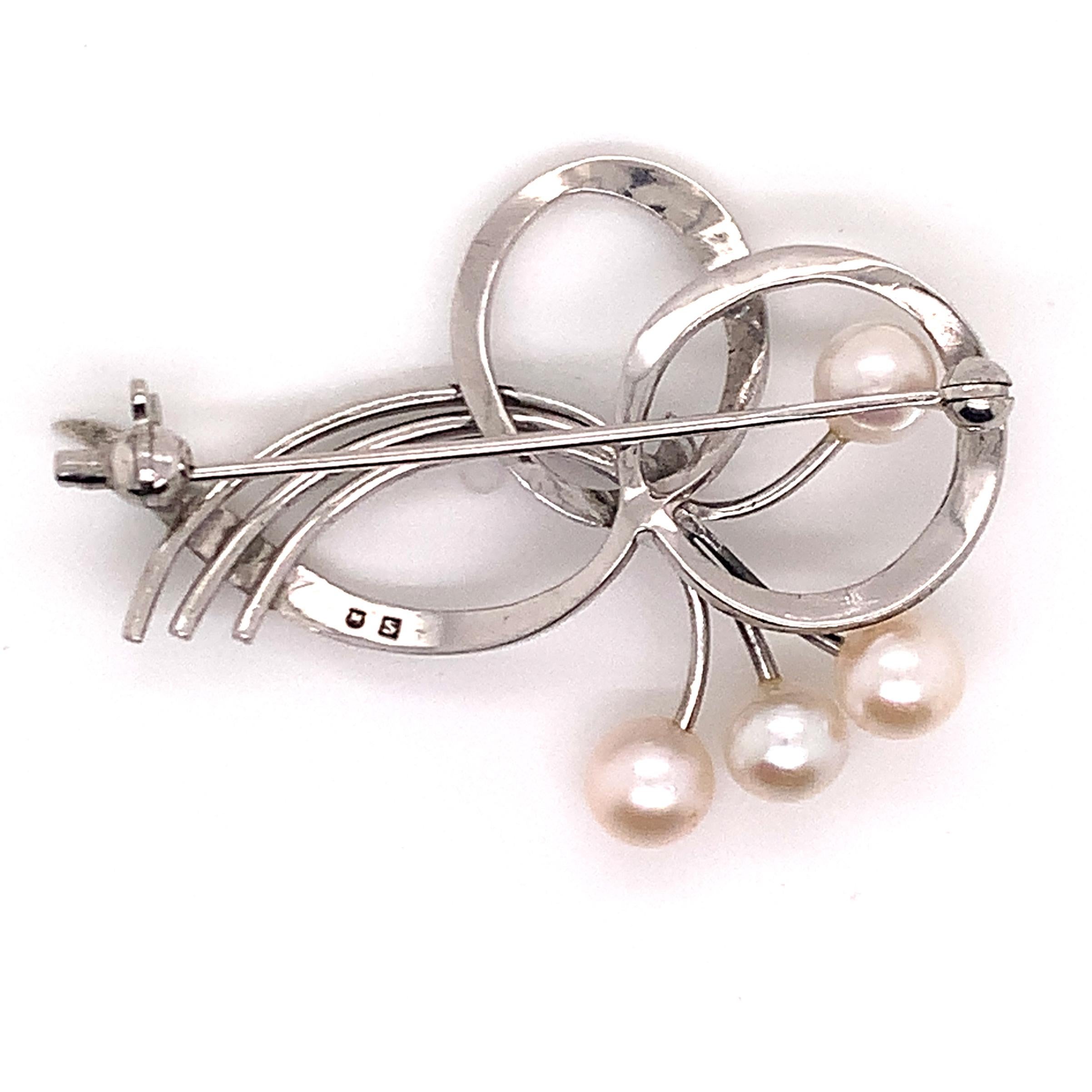 Mikimoto Estate Akoya Pearl Brooch Pin Sterling Silver In Good Condition In Brooklyn, NY