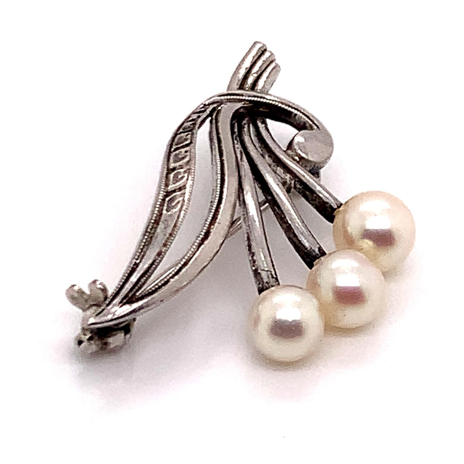 Mikimoto Estate Akoya Pearl Brooch Pin Sterling Silver 5.75 mm M181

This elegant Authentic Mikimoto Estate Akoya pearl brooch pin is made of sterling silver and has 3 Akoya Cultured Pearls ranging in size from 5.15 - 5.75 mm.
TRUSTED SELLER SINCE