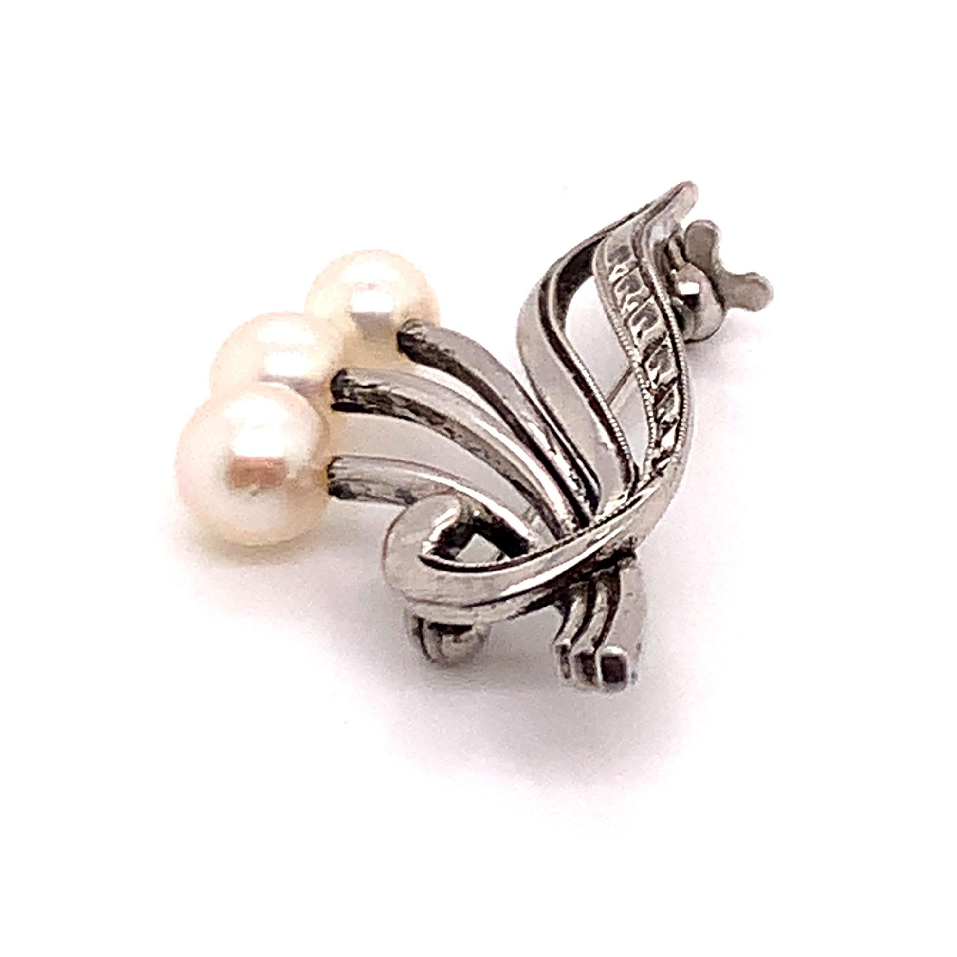 Mikimoto: Akoya-Perlenbrosche aus Sterlingsilber, Anstecknadel, 5,75 mm Damen im Angebot
