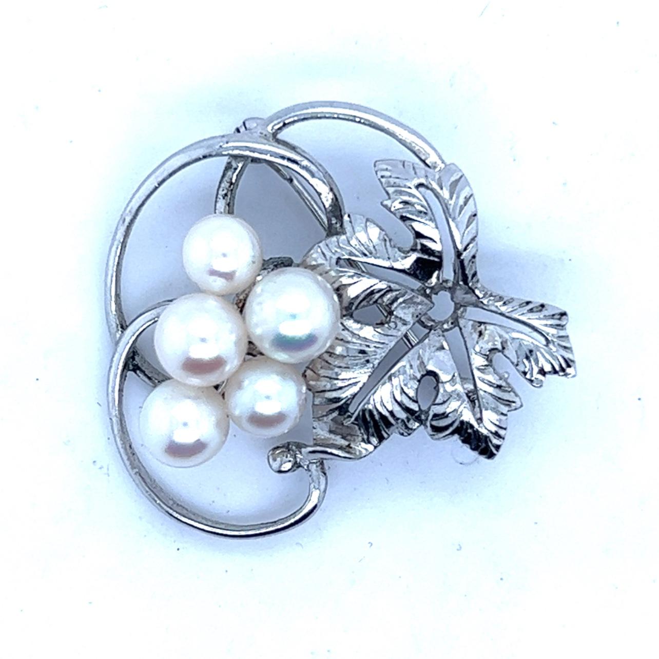 Mikimoto Estate Akoya Pearl Brooch Pin Sterling Silver  For Sale 1