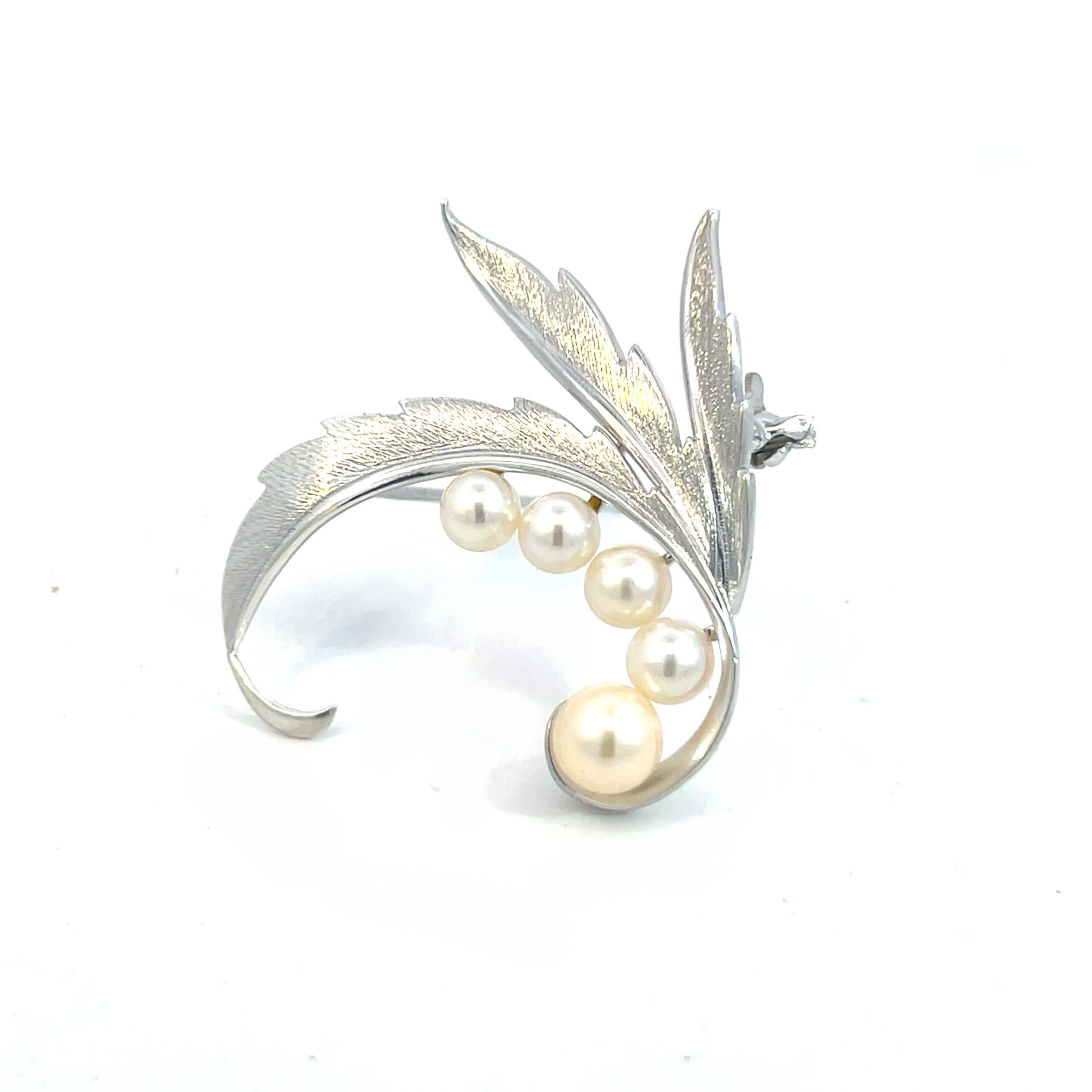 Round Cut Mikimoto Estate Akoya Pearl Brooch Pin Sterling Silver 6.10 mm For Sale