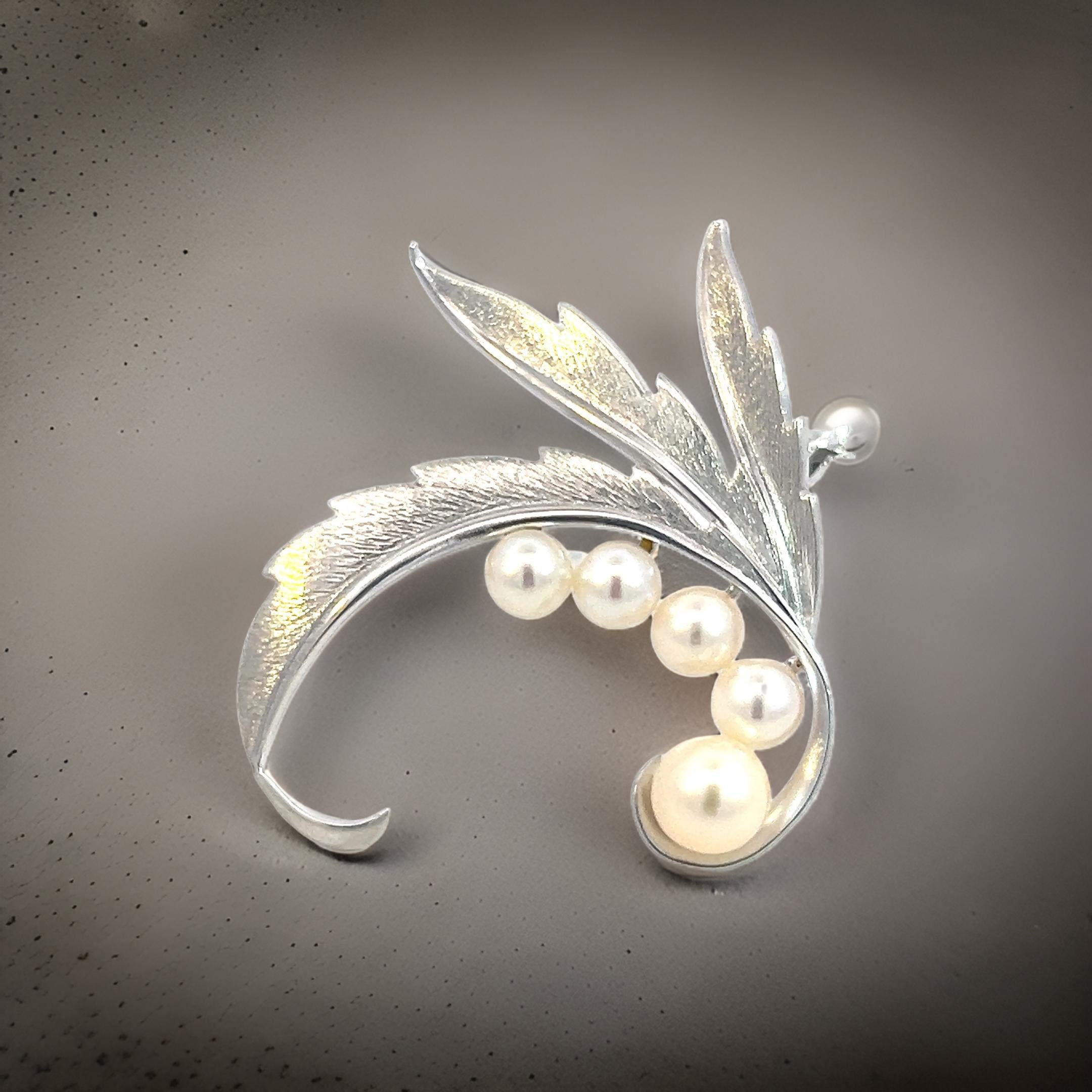 Mikimoto Estate Akoya Pearl Brooch Pin Sterling Silver 6.10 mm In Good Condition For Sale In Brooklyn, NY