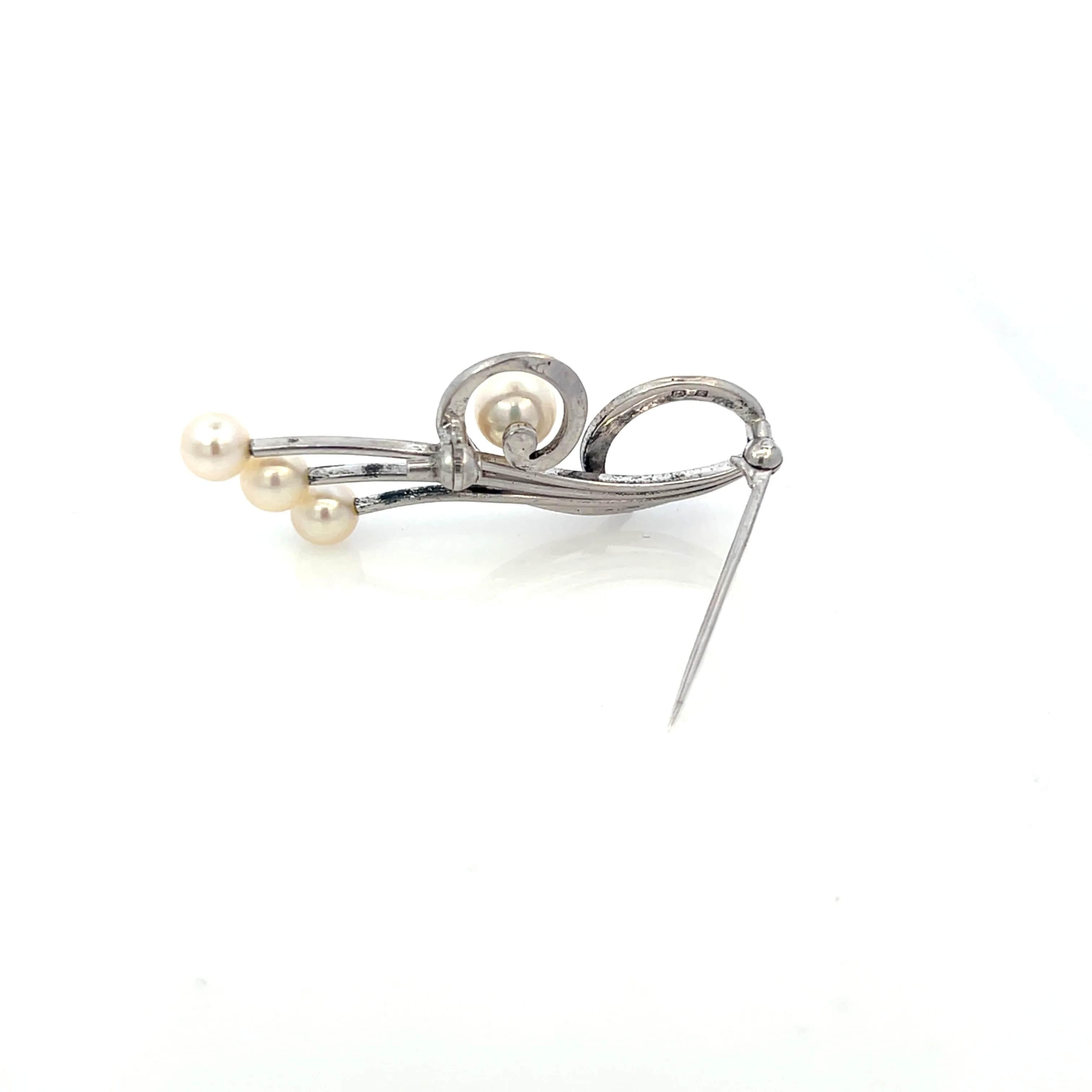 Alfiler broche de perla Akoya Mikimoto Estate Plata de ley 6.37 mm Corte redondo en venta