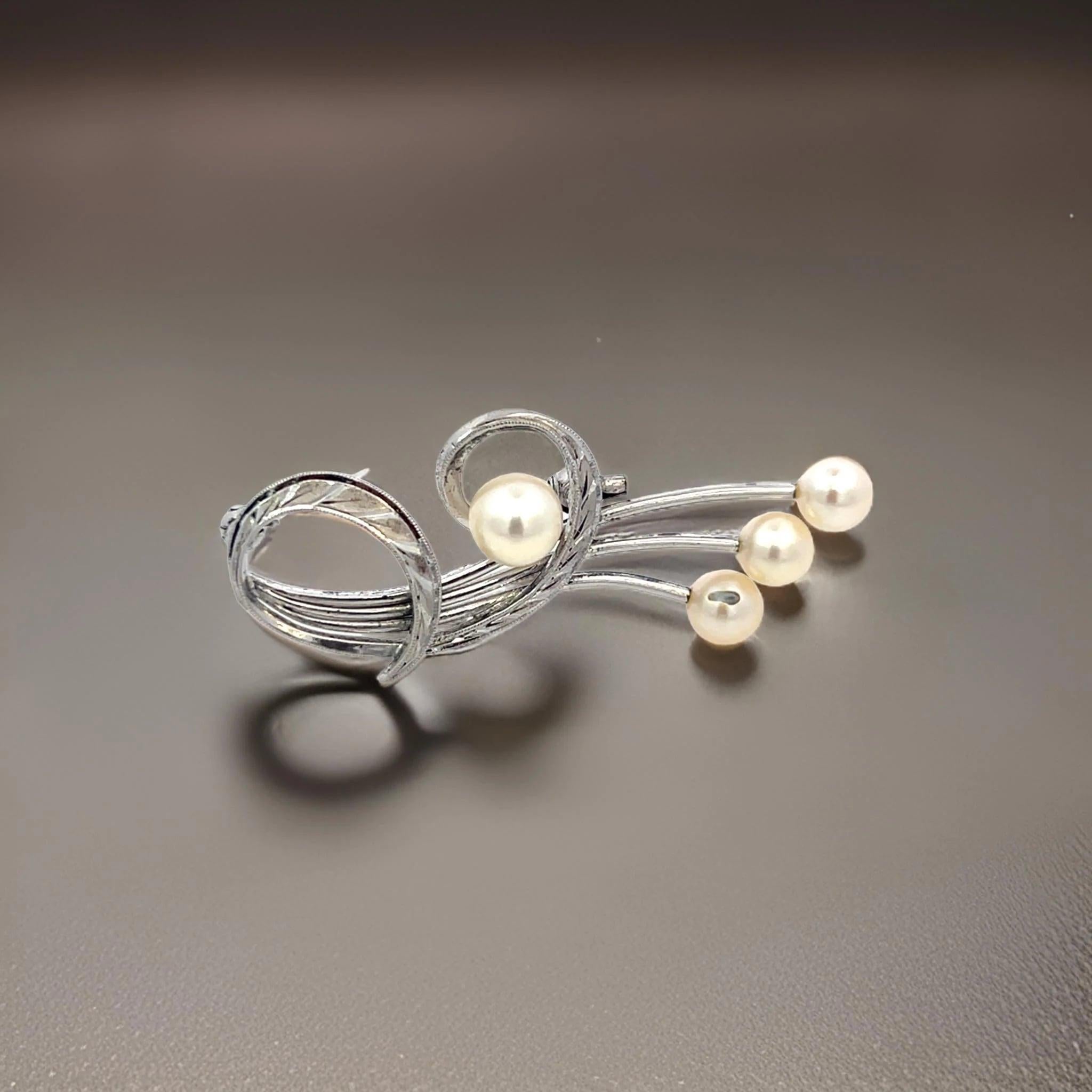 Alfiler broche de perla Akoya Mikimoto Estate Plata de ley 6.37 mm en venta 1