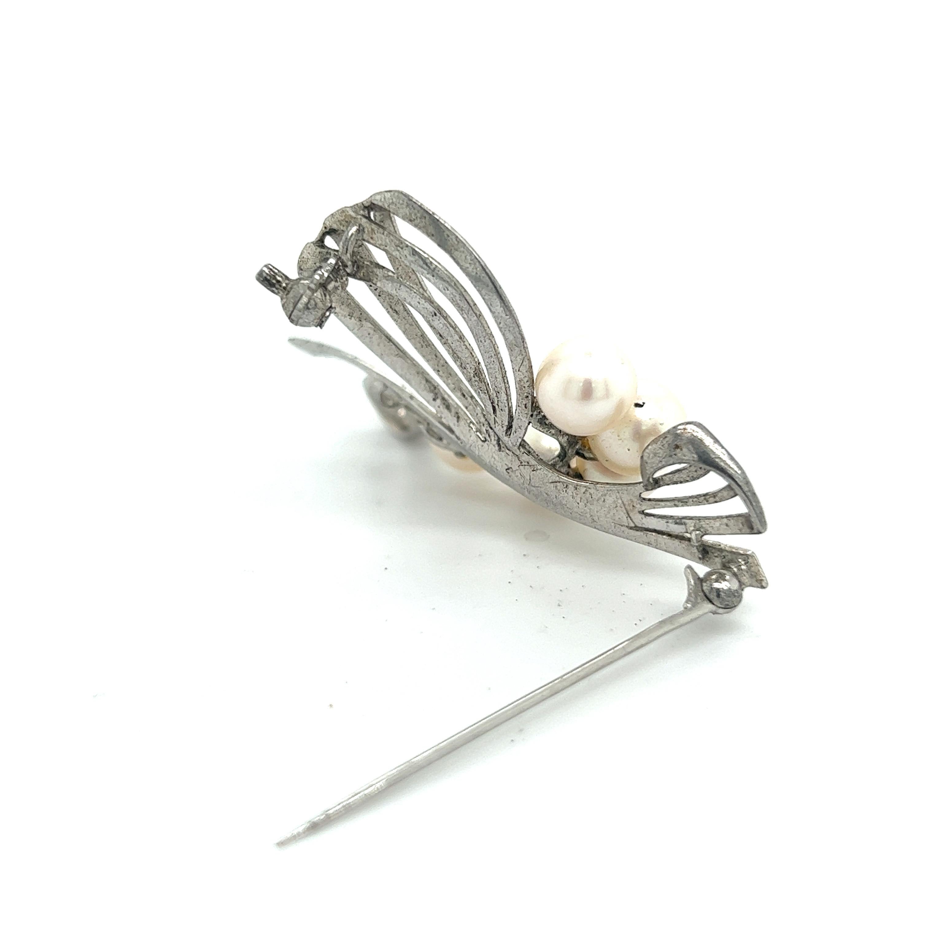 Mikimoto Estate Akoya Pearl Brooch Pin Sterling Silver In Good Condition For Sale In Brooklyn, NY