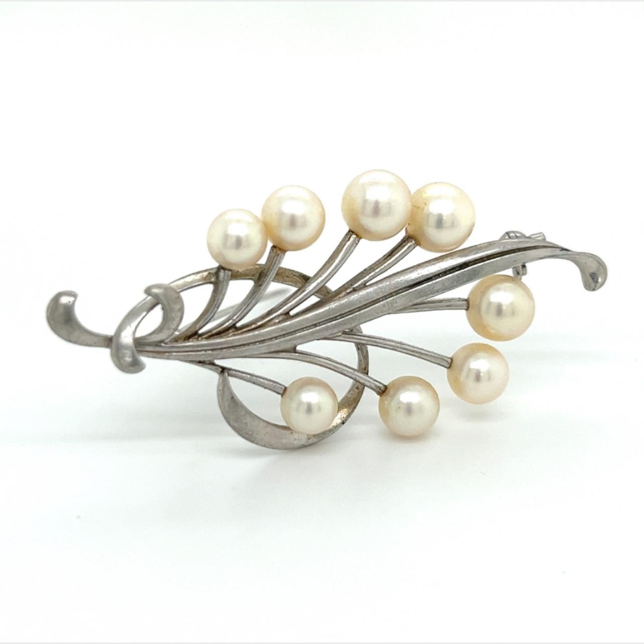 Mikimoto Estate Akoya Pearl Brooch Pin Sterling Silver 7.10 mm M277

This elegant Authentic Mikimoto Estate sterling silver brooch has 8 Saltwater Akoya Cultured Pearls ranging in size from 5.60 - 7.10 mm with a weight of 8.63 Grams.

TRUSTED SELLER