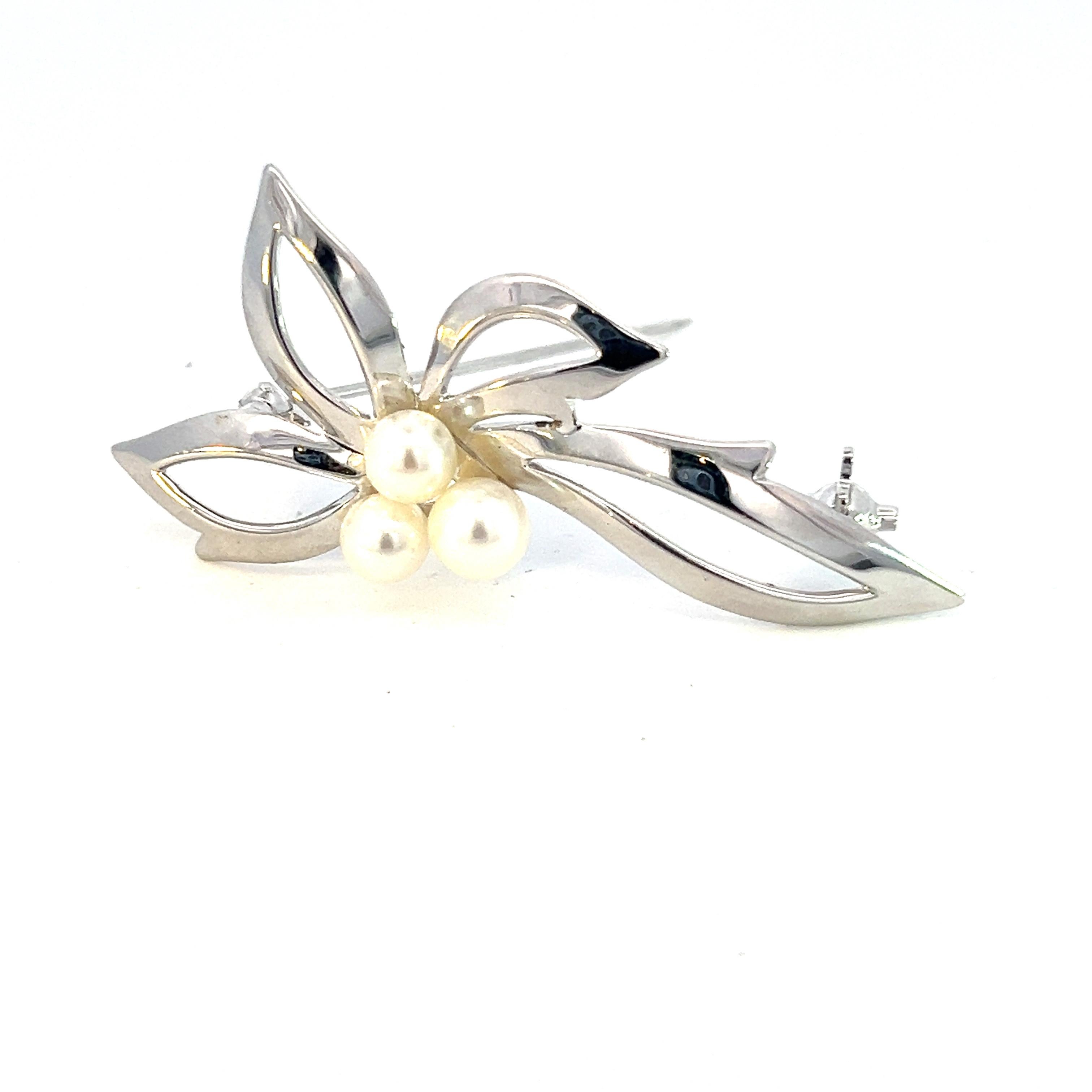 Mikimoto Estate Akoya Pearl Brooch Silver 5 mm M357

This elegant Authentic Mikimoto Estate sterling silver brooch has 3 Saltwater Akoya Cultured Pearls.

TRUSTED SELLER SINCE 2002

PLEASE SEE OUR HUNDREDS OF POSITIVE FEEDBACKS FROM OUR