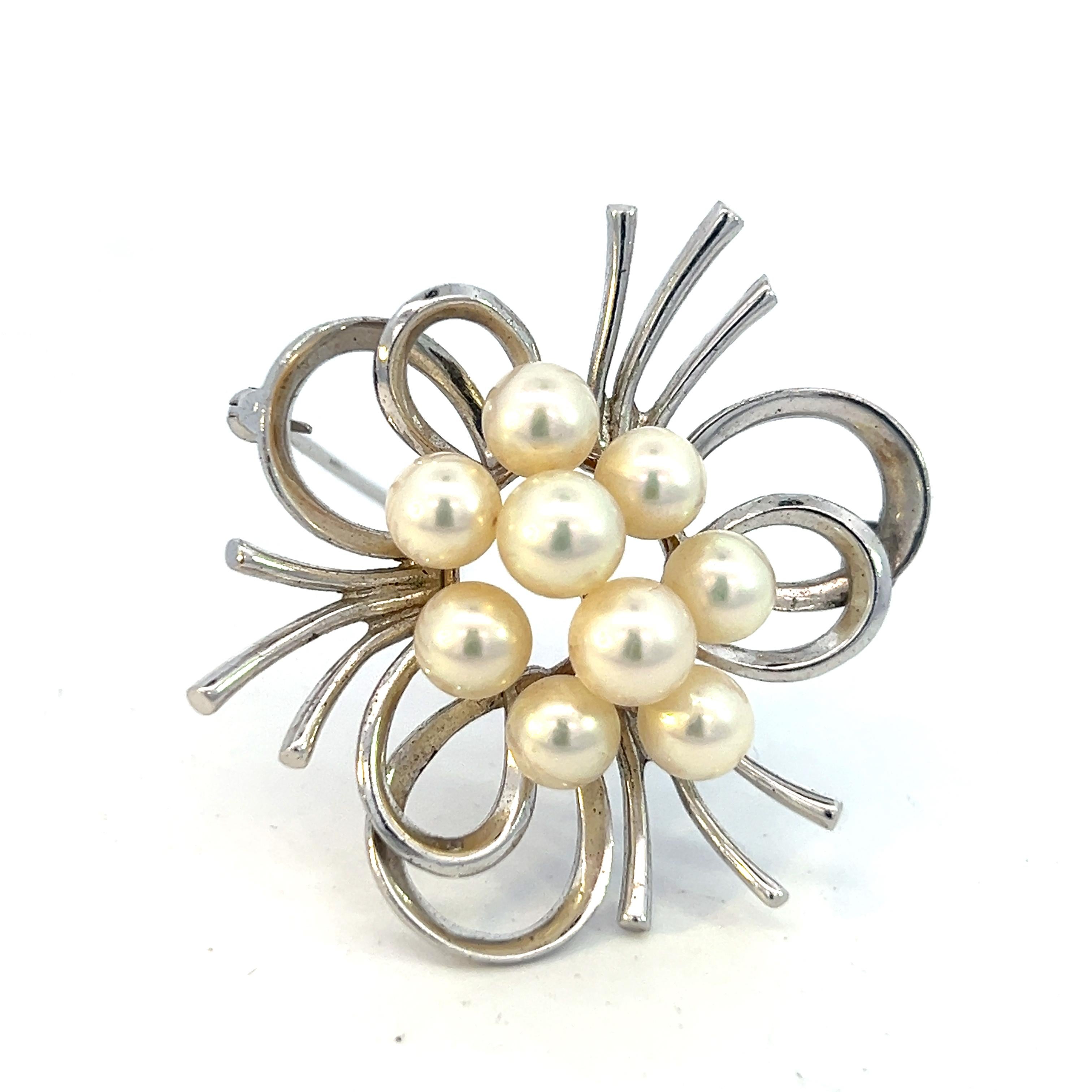 Mikimoto Estate Akoya Pearl Brooch Silver 6 mm 9.5 Grams In Good Condition For Sale In Brooklyn, NY