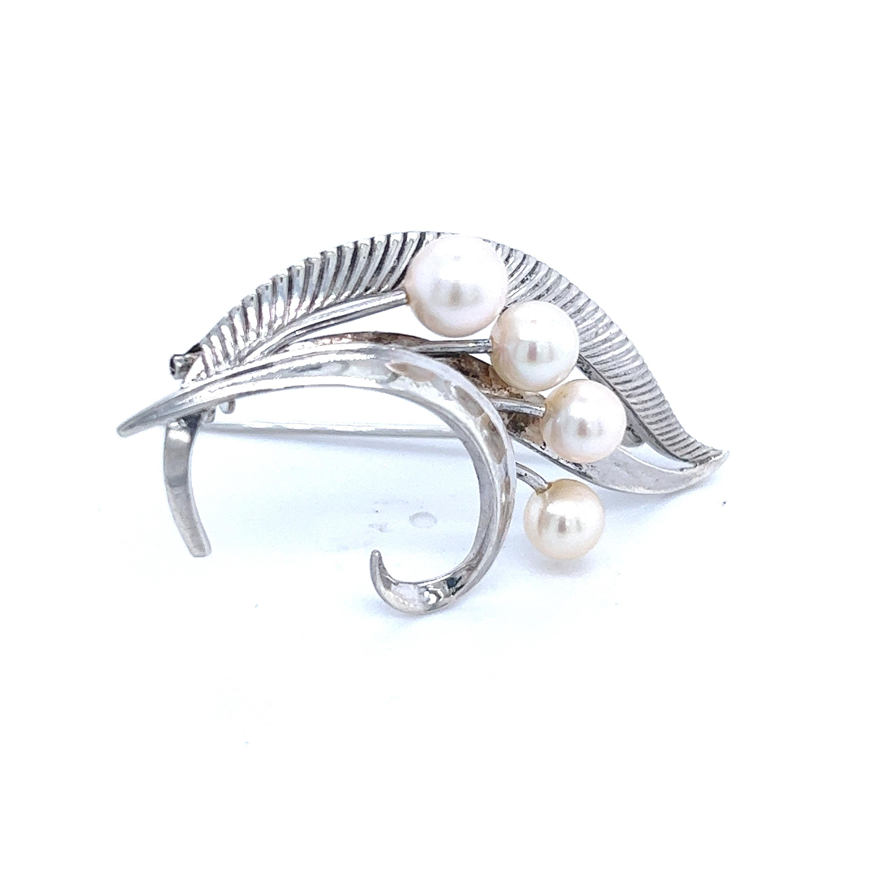 Mikimoto Akoya-Perlenbrosche aus Silber 7 mm  im Angebot 1