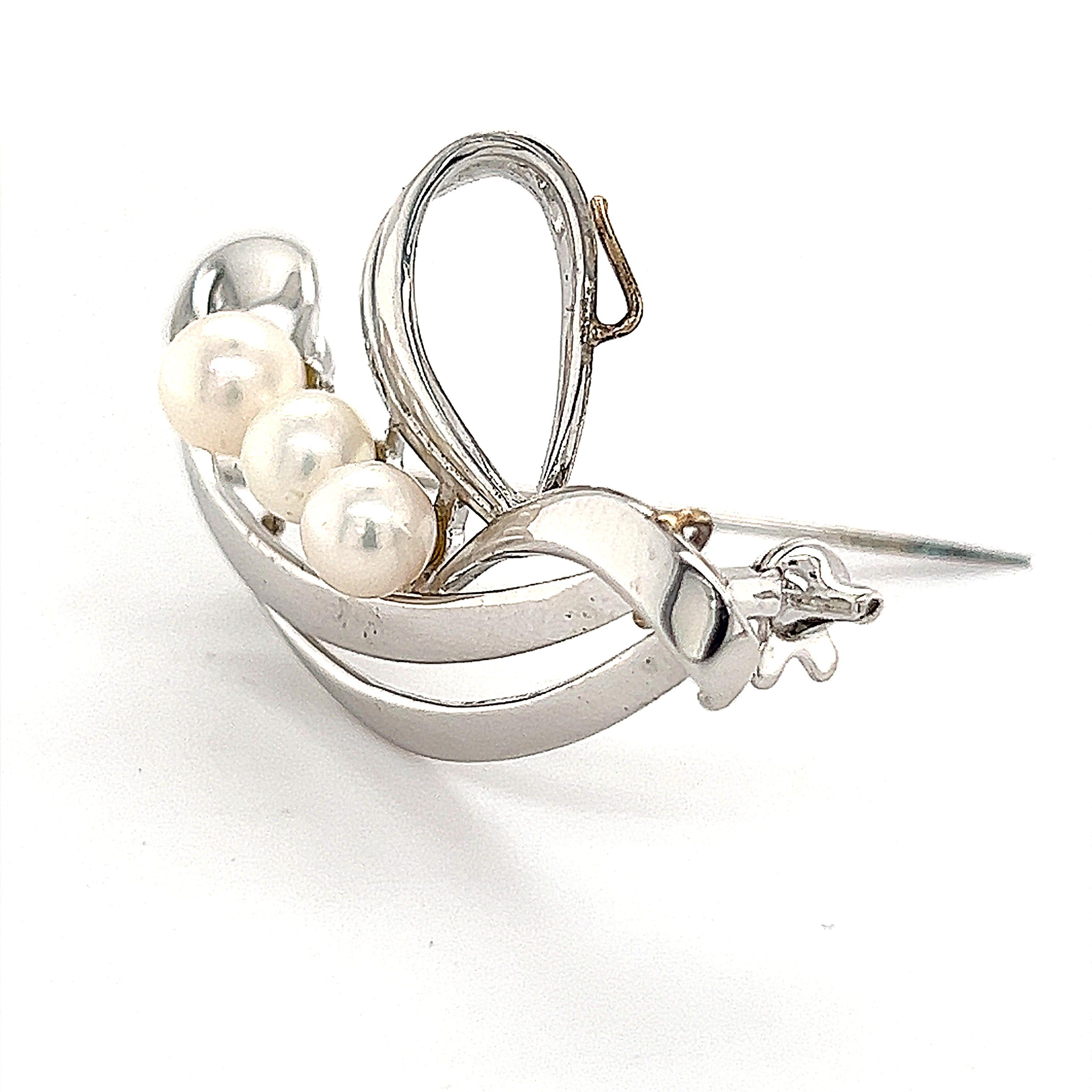Mikimoto Estate Broche de Perla Akoya Plata de Ley 6,5 mm 5 Gramos M240

Este elegante broche de plata auténtica de Mikimoto Estate tiene 3 perlas cultivadas Akoya de agua salada y pesa 5 gramos.

VENDEDOR DE CONFIANZA DESDE 2002

¡¡POR FAVOR VEA
