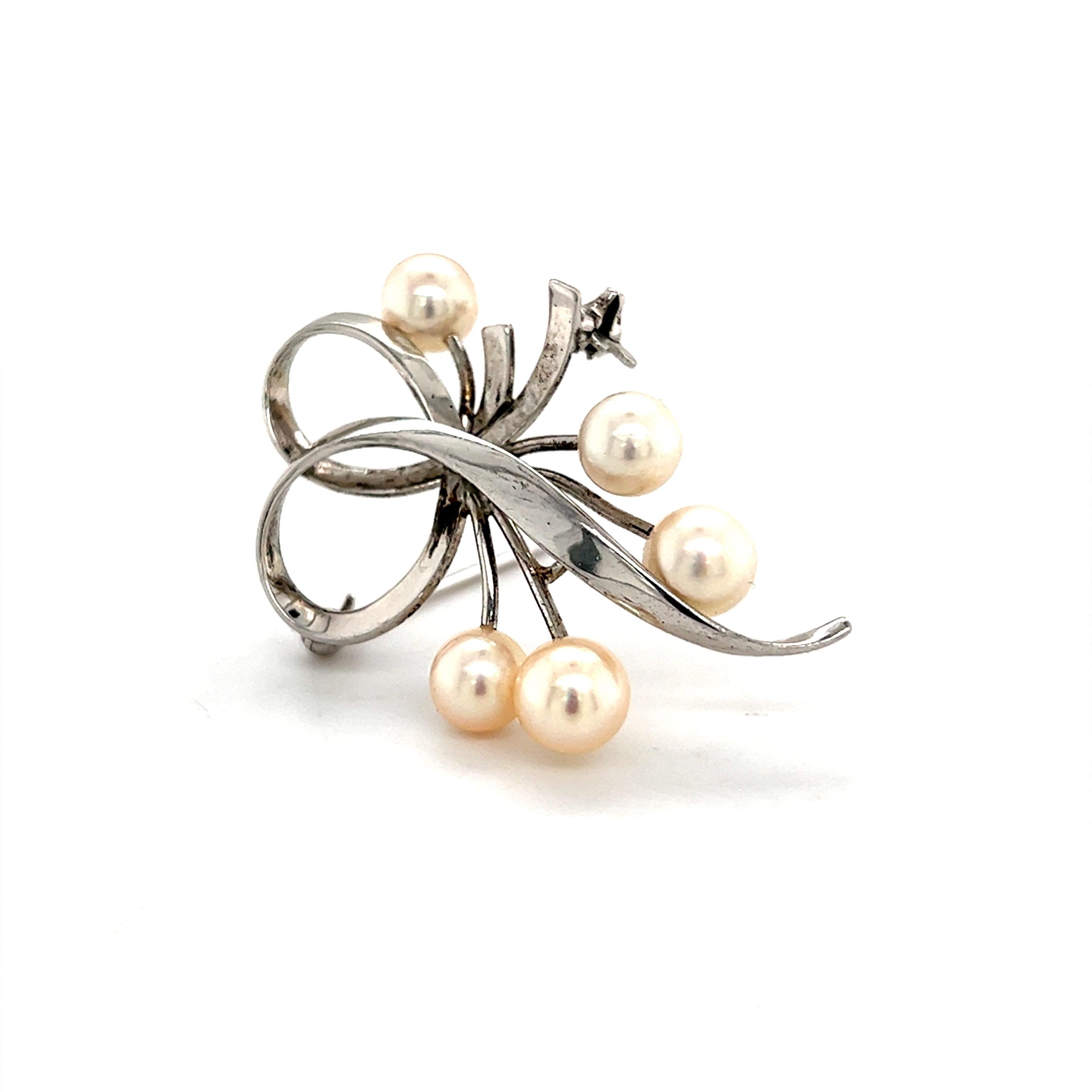 Mikimoto Estate Akoya Pearl Brooch Sterling Silver 6.6 mm 5.2 Grams In Good Condition For Sale In Brooklyn, NY