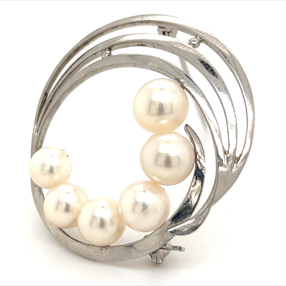 Round Cut Mikimoto Estate Akoya Pearl Circle Brooch Sterling Silver 7.5 mm For Sale