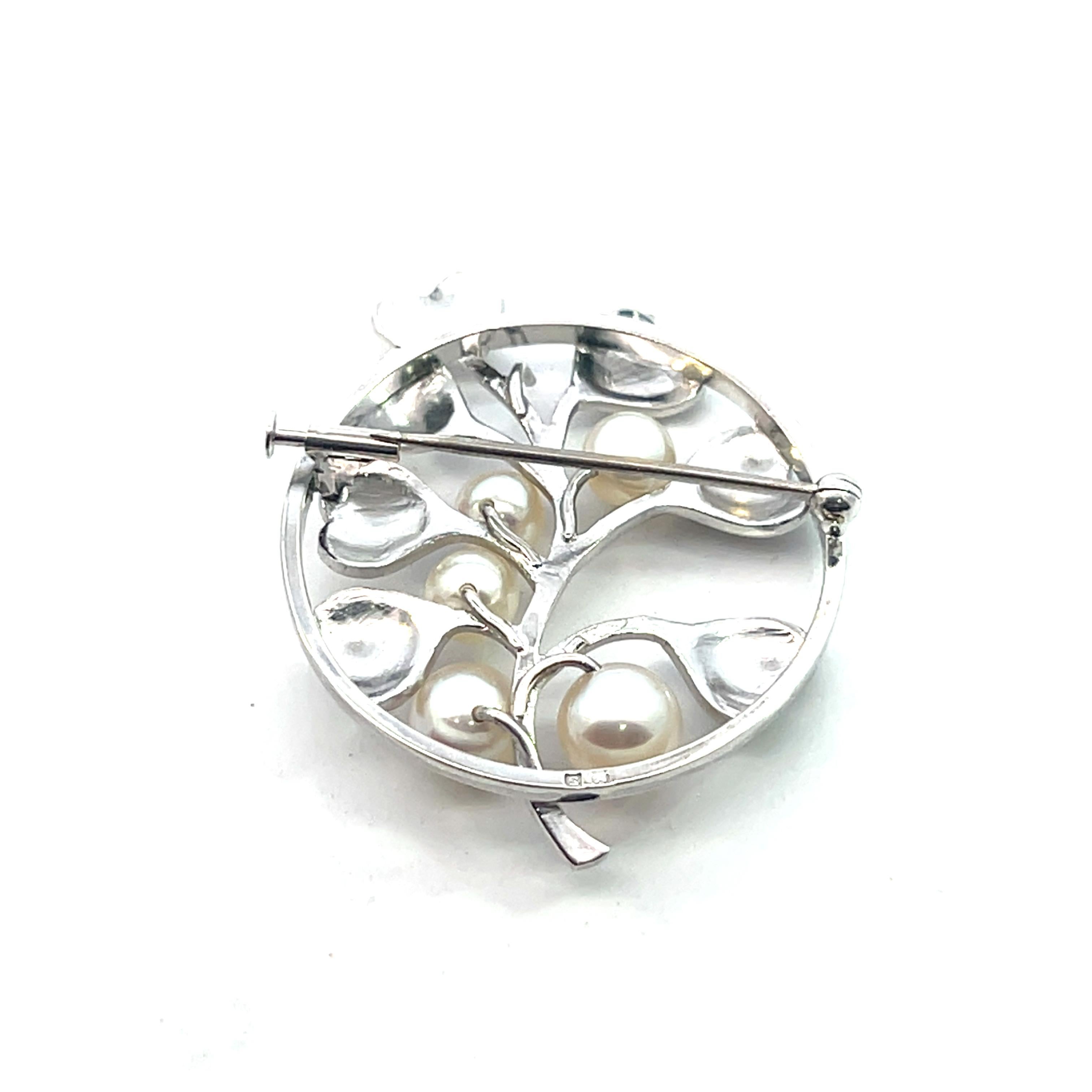 Mikimoto Estate Akoya Pearl Circular Flower Brooch Pin Sterling Silver In Good Condition For Sale In Brooklyn, NY