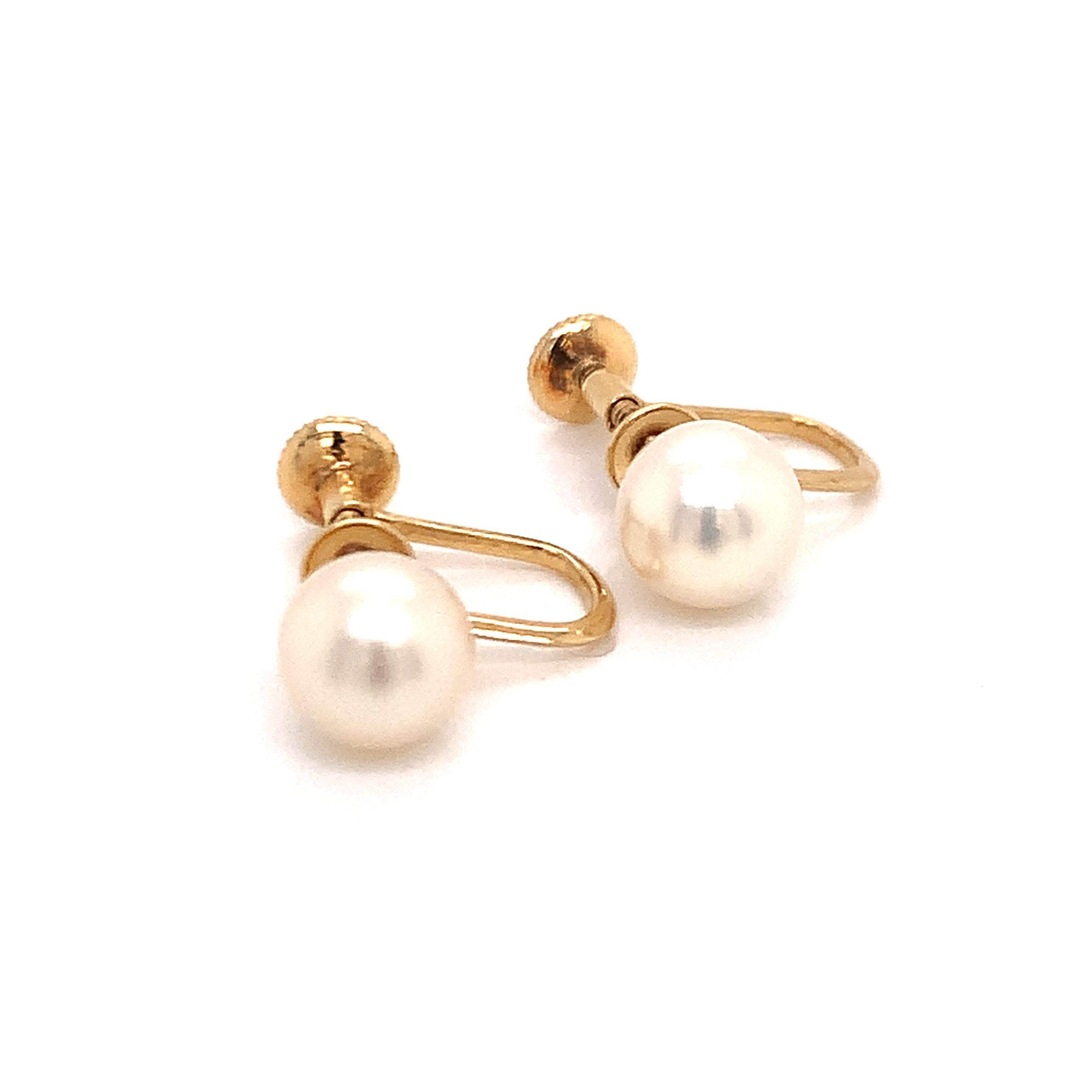 Mikimoto Estate Akoya Pearl Clip On Earrings 14k Yellow Gold 7.43 mm M175

These elegant Authentic Mikimoto Estate Akoya pearl clip-on earrings are made of 14 karats yellow gold and have 2 Akoya Cultured Pearls in size of 7.43 mm with a weight of